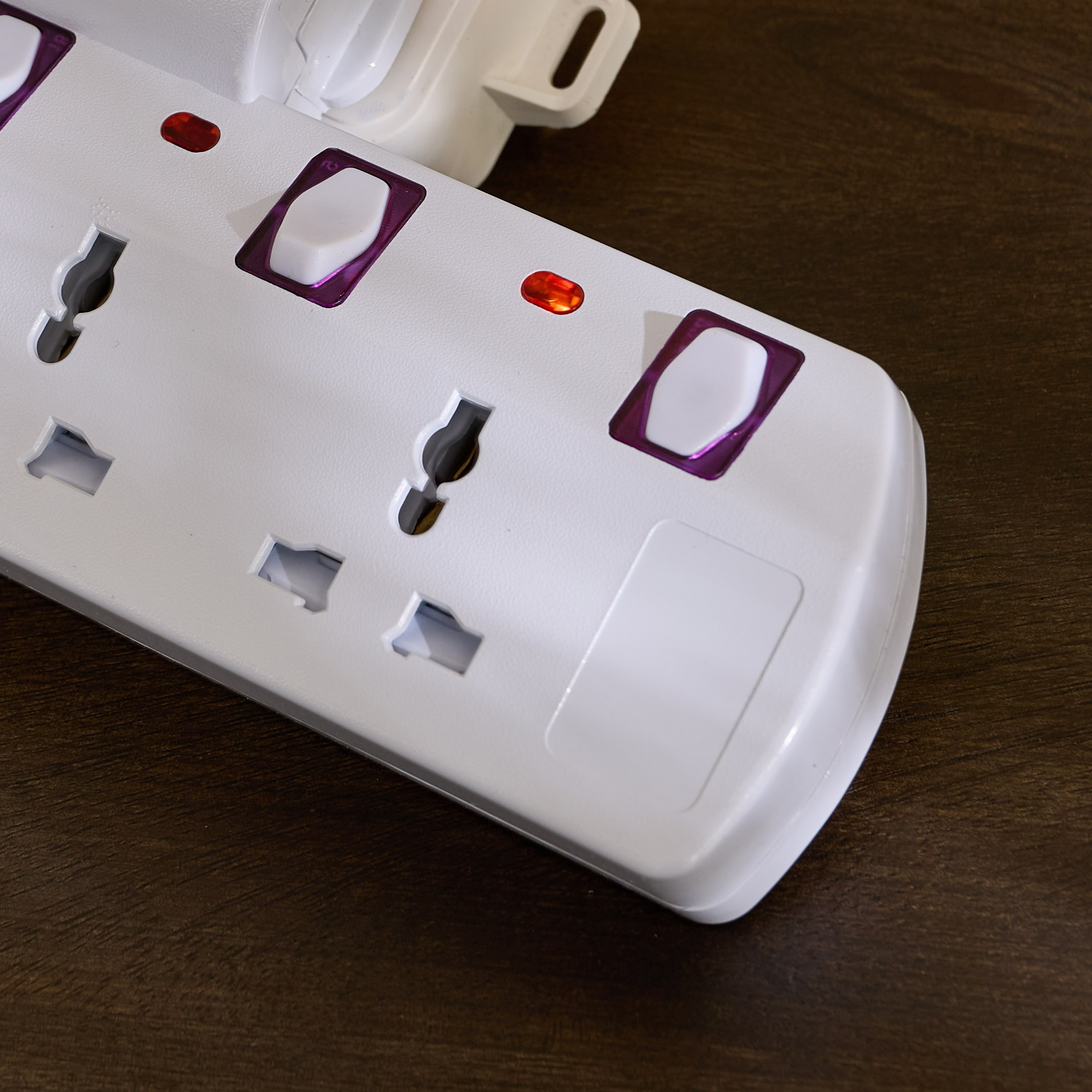 Levin 4-Way Universal Adapter with Individual Switches-hbxbedroom-lighting-lightingaccessories-image-3