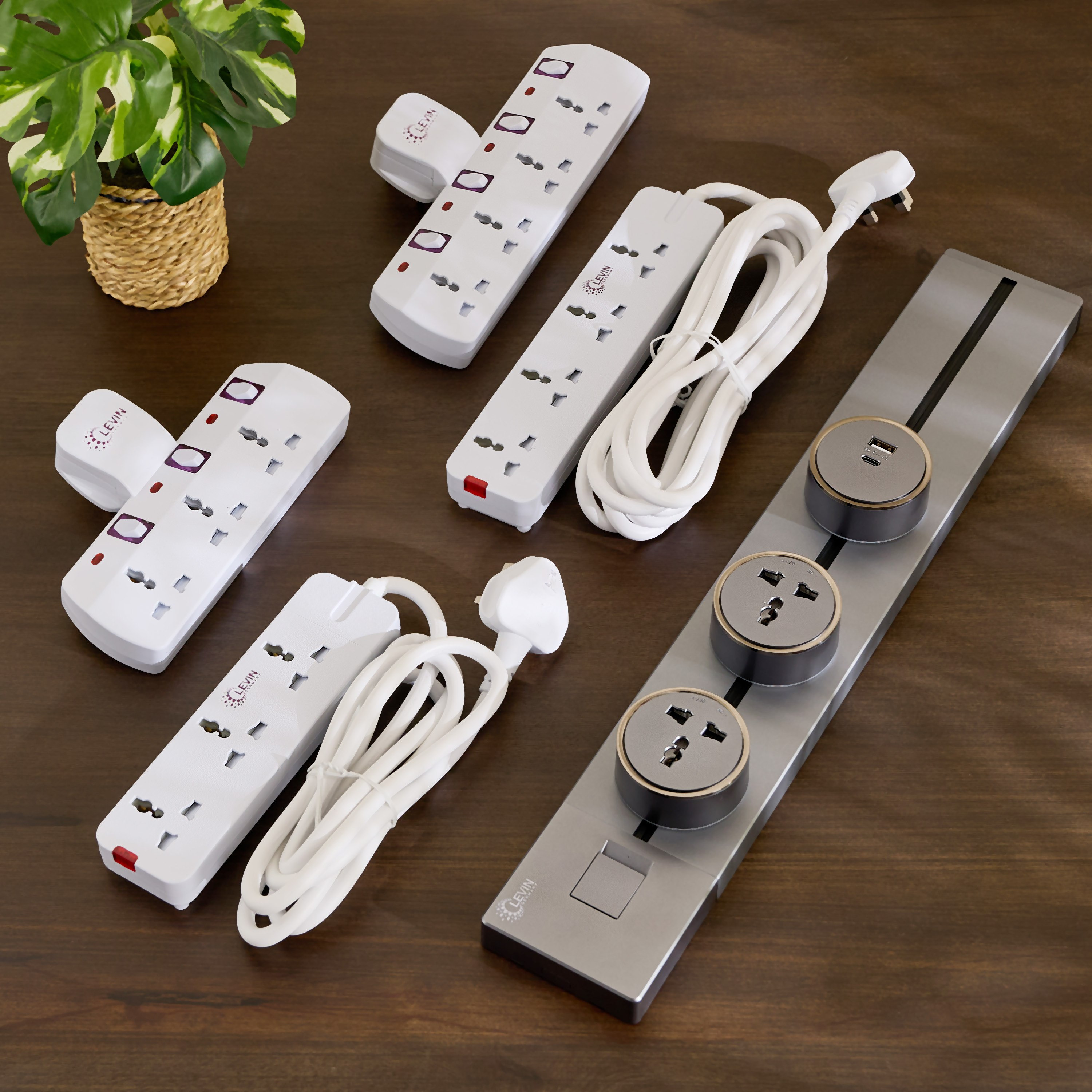 Levin 4-Way Universal Adapter with Individual Switches-hbxbedroom-lighting-lightingaccessories-image-4