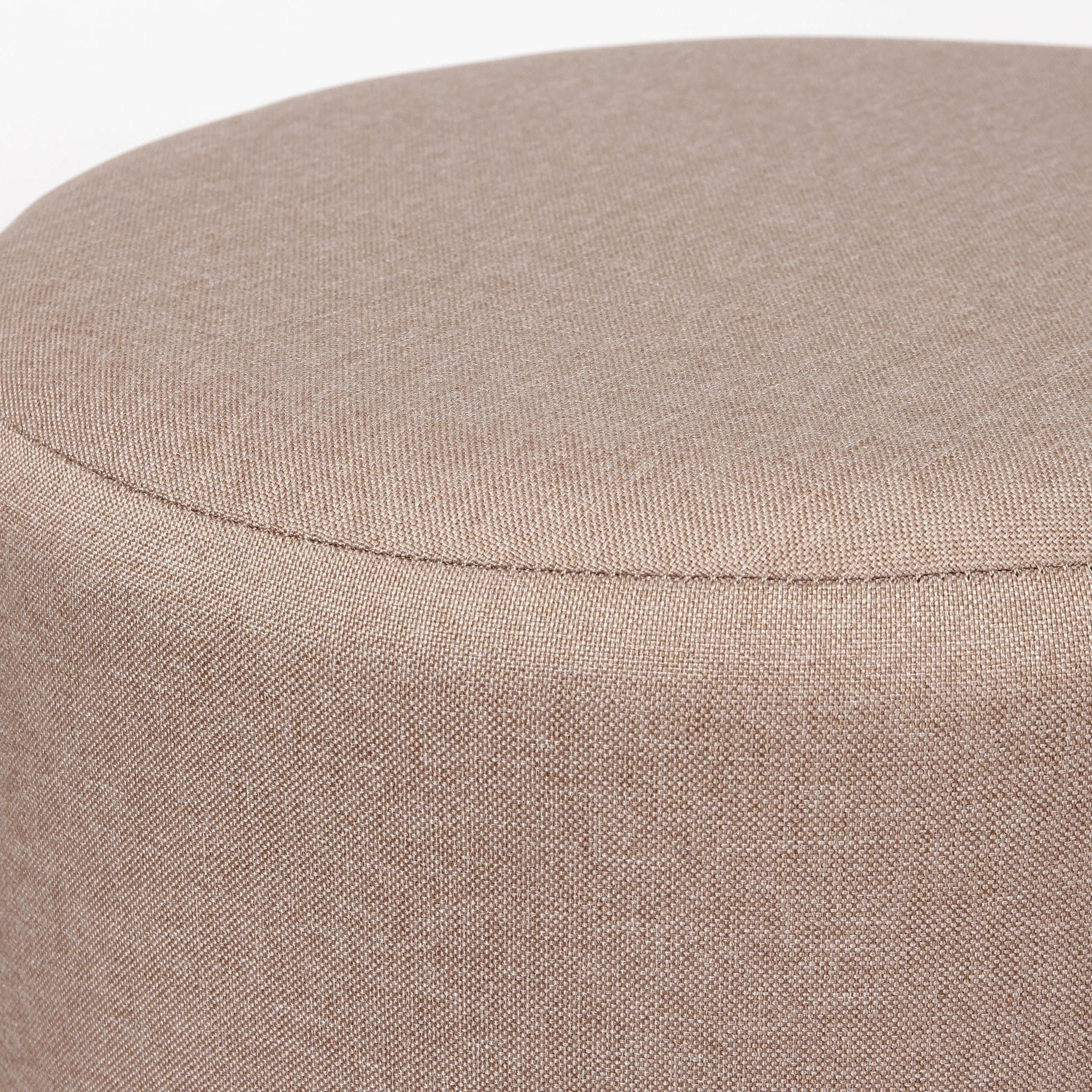 مقعد عثماني قماش مستدير من كيفا-hbxlivingroom-sofasandarmchairs-ottomansandfootstools-image-3