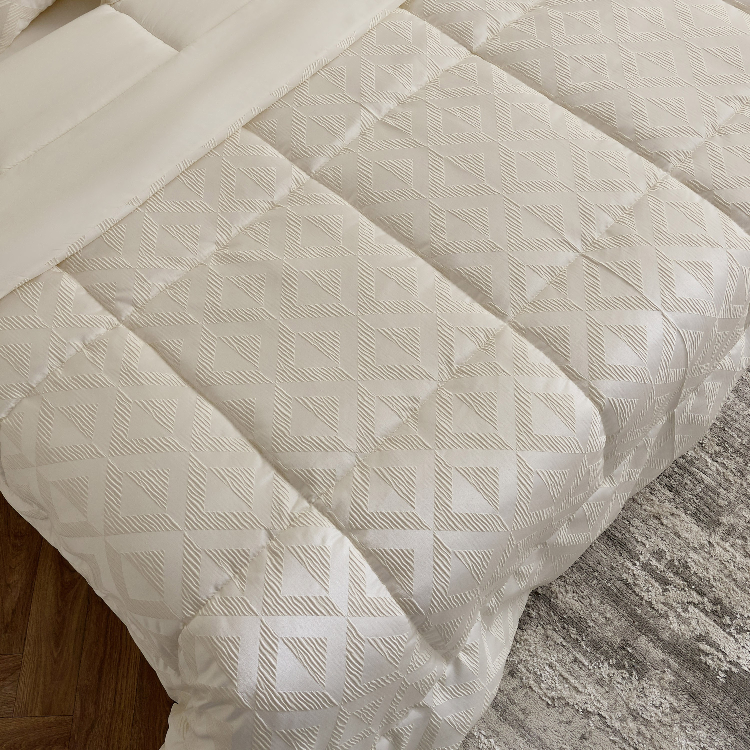 طقم لحاف سوبر كينج 10 قطع بنقشة جاكار هندسية من أرتيزان ديلوكس – 240×260 سم-hbxhomeware-hbxbedroom-image-4
