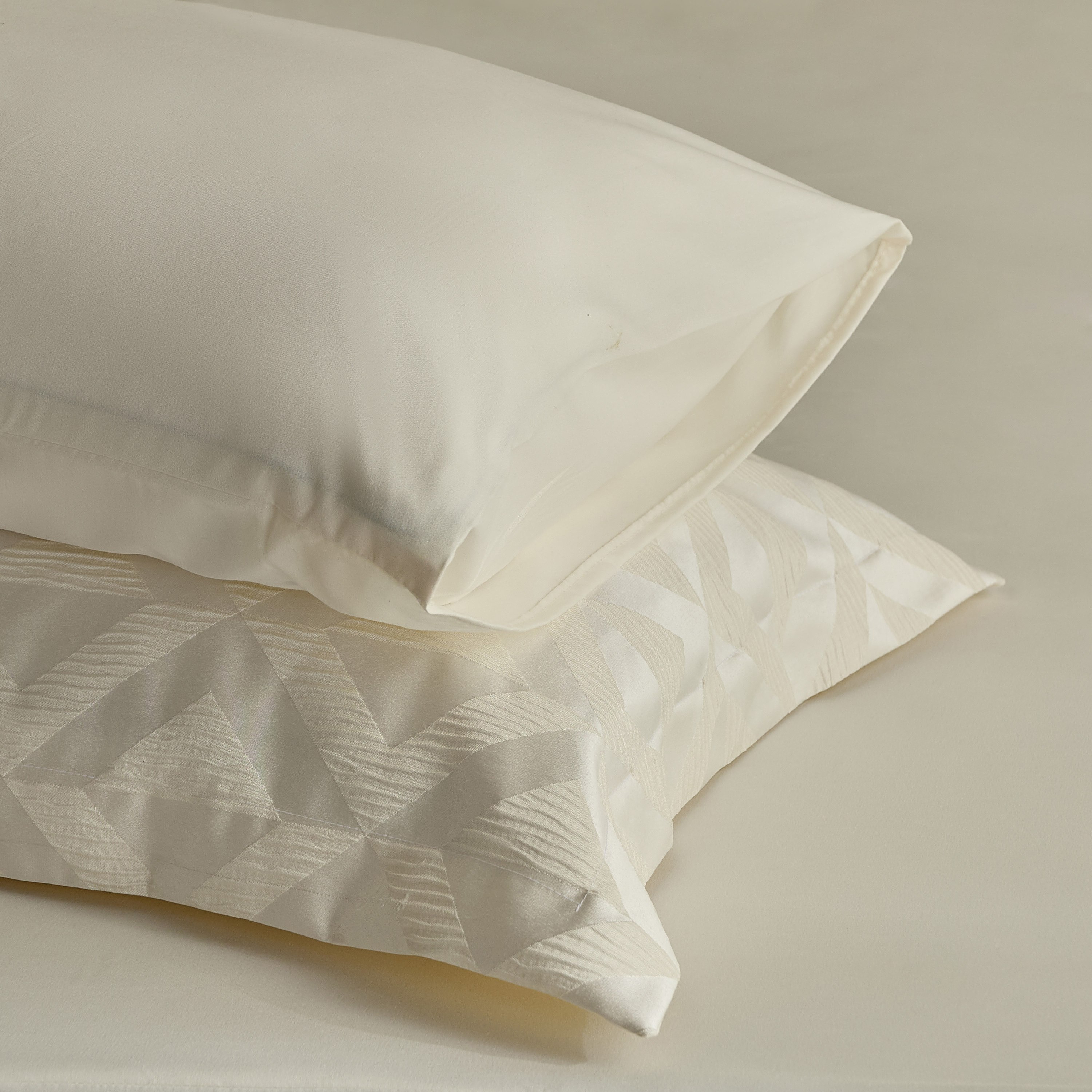 طقم لحاف سوبر كينج 10 قطع بنقشة جاكار هندسية من أرتيزان ديلوكس – 240×260 سم-hbxhomeware-hbxbedroom-image-8