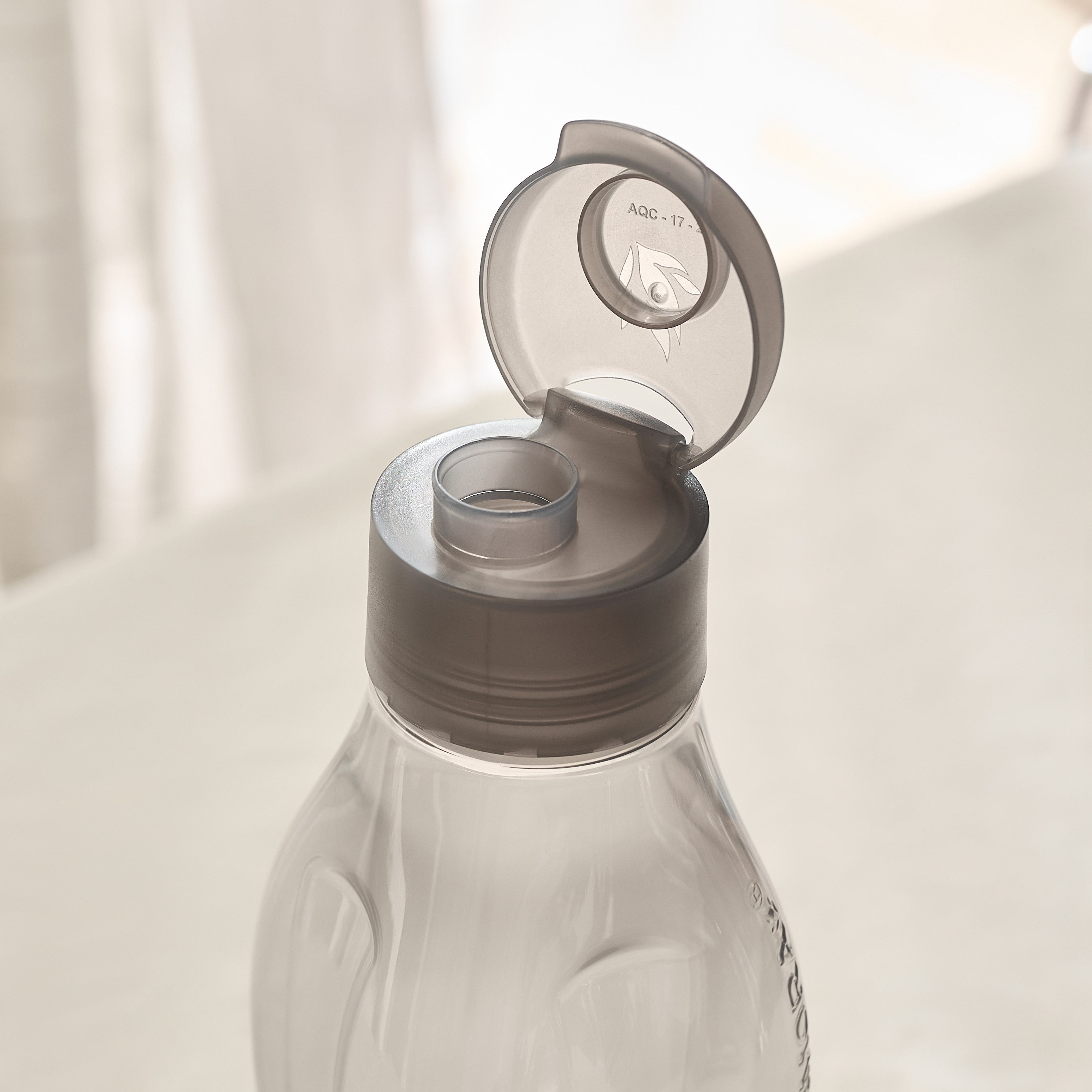 Midas Aqua Cool Bottle with Flip Top Lid - 1 L-hbxhomeware-hbxkitchen-image-3