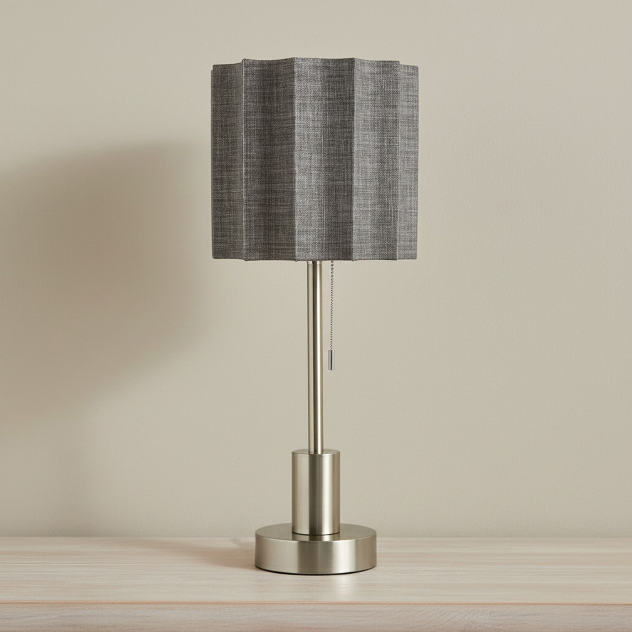 مصباح طاولة معدن بغطاء كتان من ميريك - 25x62 سم-hbxbedroom-lighting-tablelamps-image-1