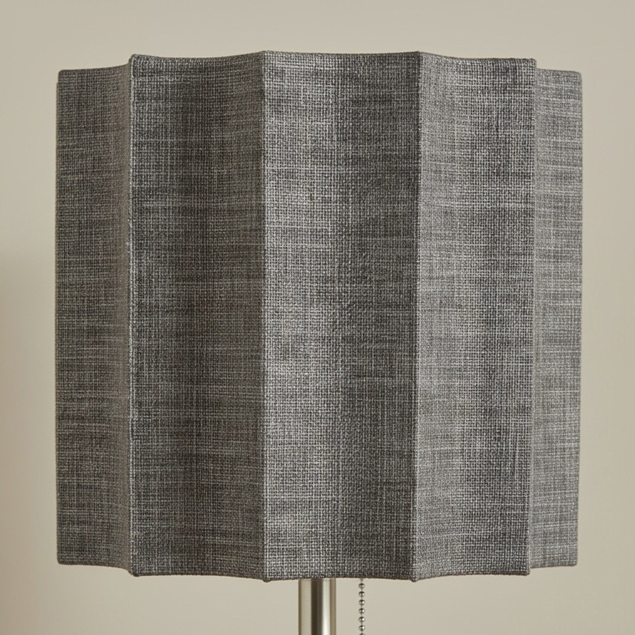 مصباح طاولة معدن بغطاء كتان من ميريك - 25x62 سم-hbxbedroom-lighting-tablelamps-image-3