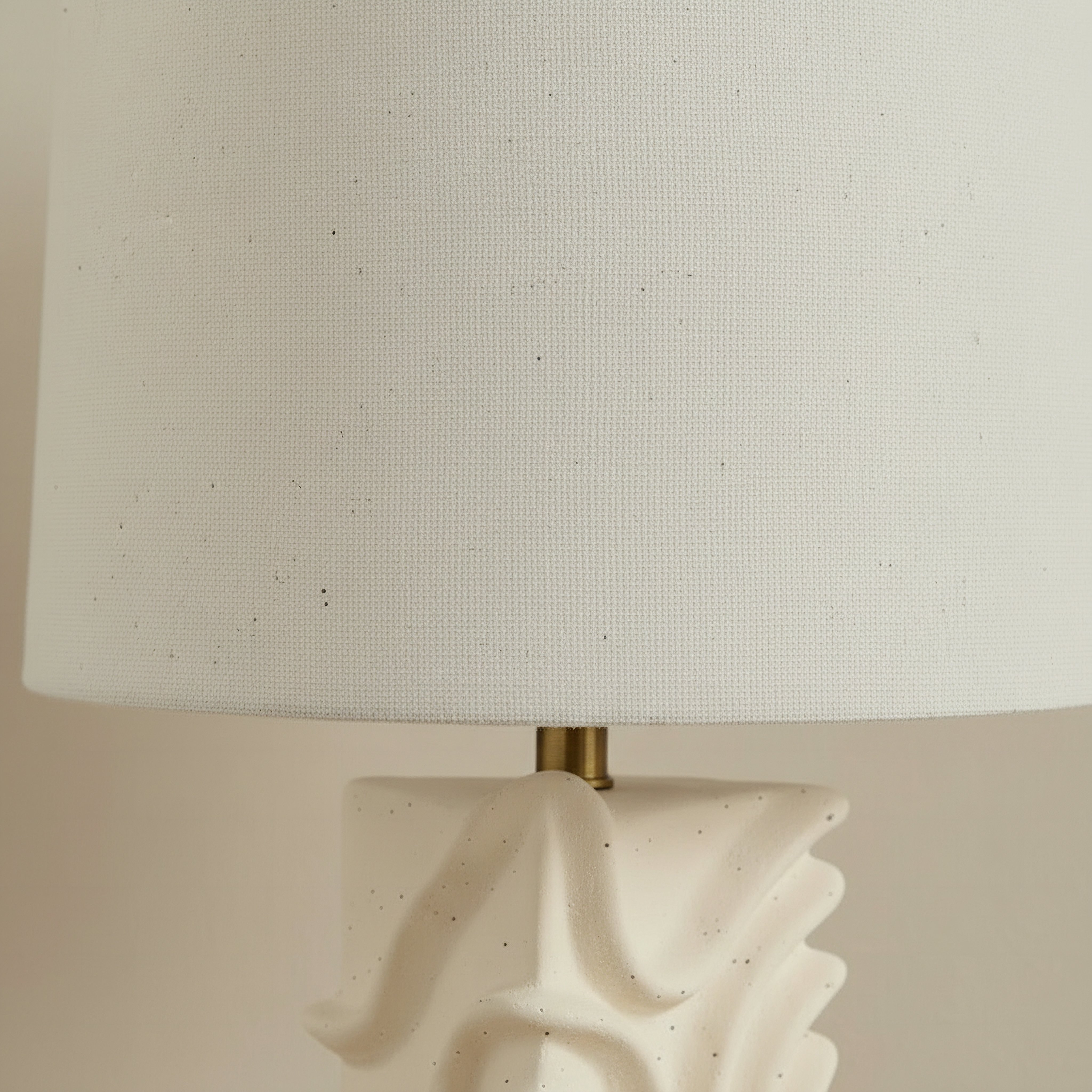 Elinor Ceramic Table Lamp with Linen Shade - 43.5 cm-hbxlivingroom-lighting-tablelamps-image-3