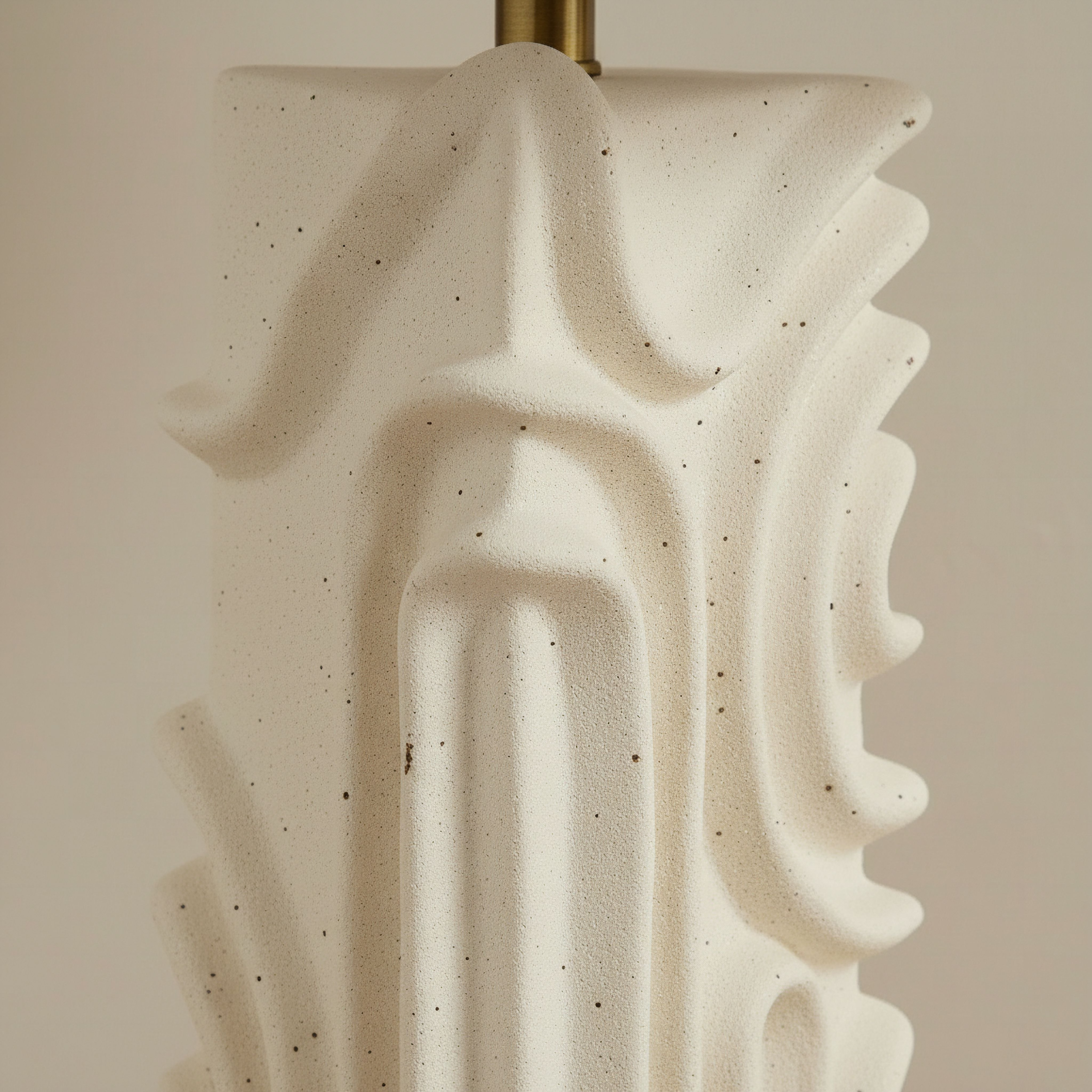 Elinor Ceramic Table Lamp with Linen Shade - 43.5 cm-hbxlivingroom-lighting-tablelamps-image-4