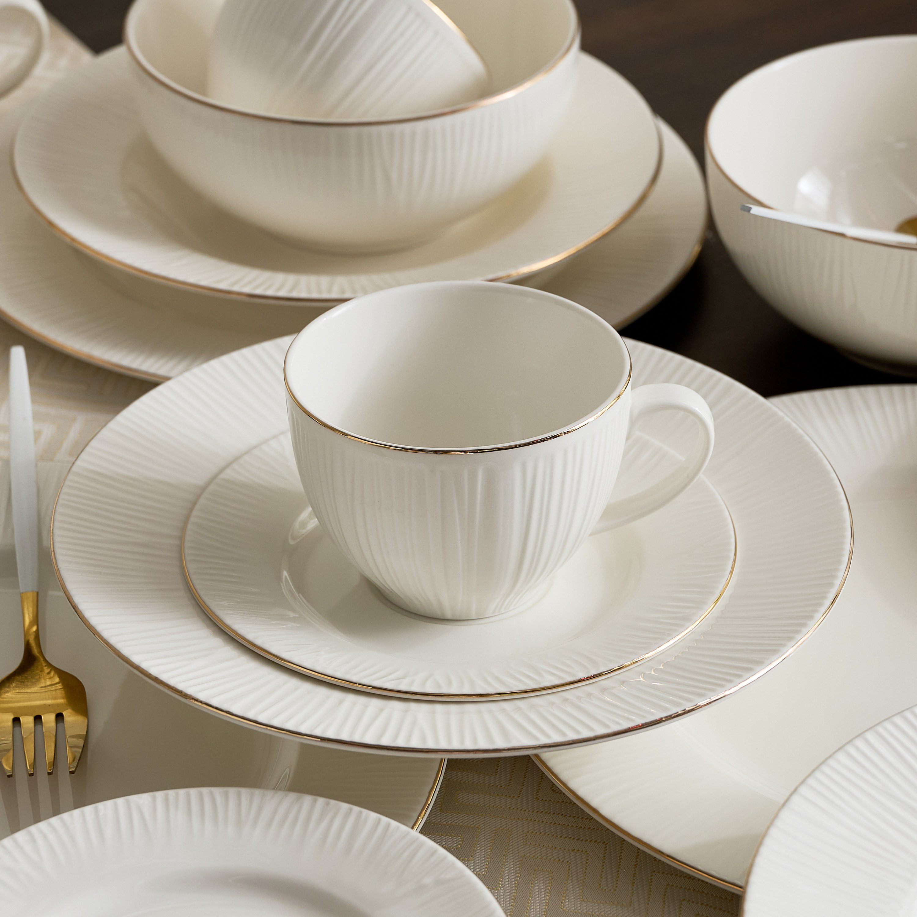 طقم سفرة منقوش 32 قطعة من أوركيد - يخدم 6-hbxdiningroom-tabletop-dinnersets-image-3