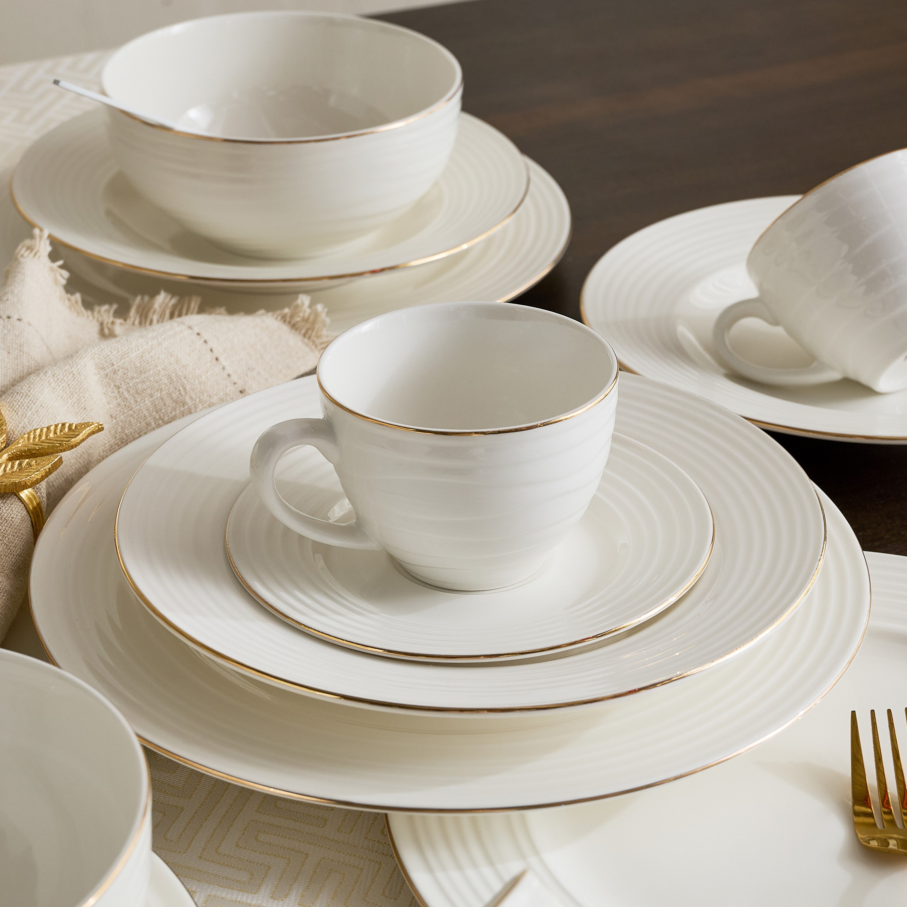طقم سفرة 32 قطعة بنقوش من أوركيد - يخدم 6-hbxdiningroom-tabletop-dinnersets-image-3