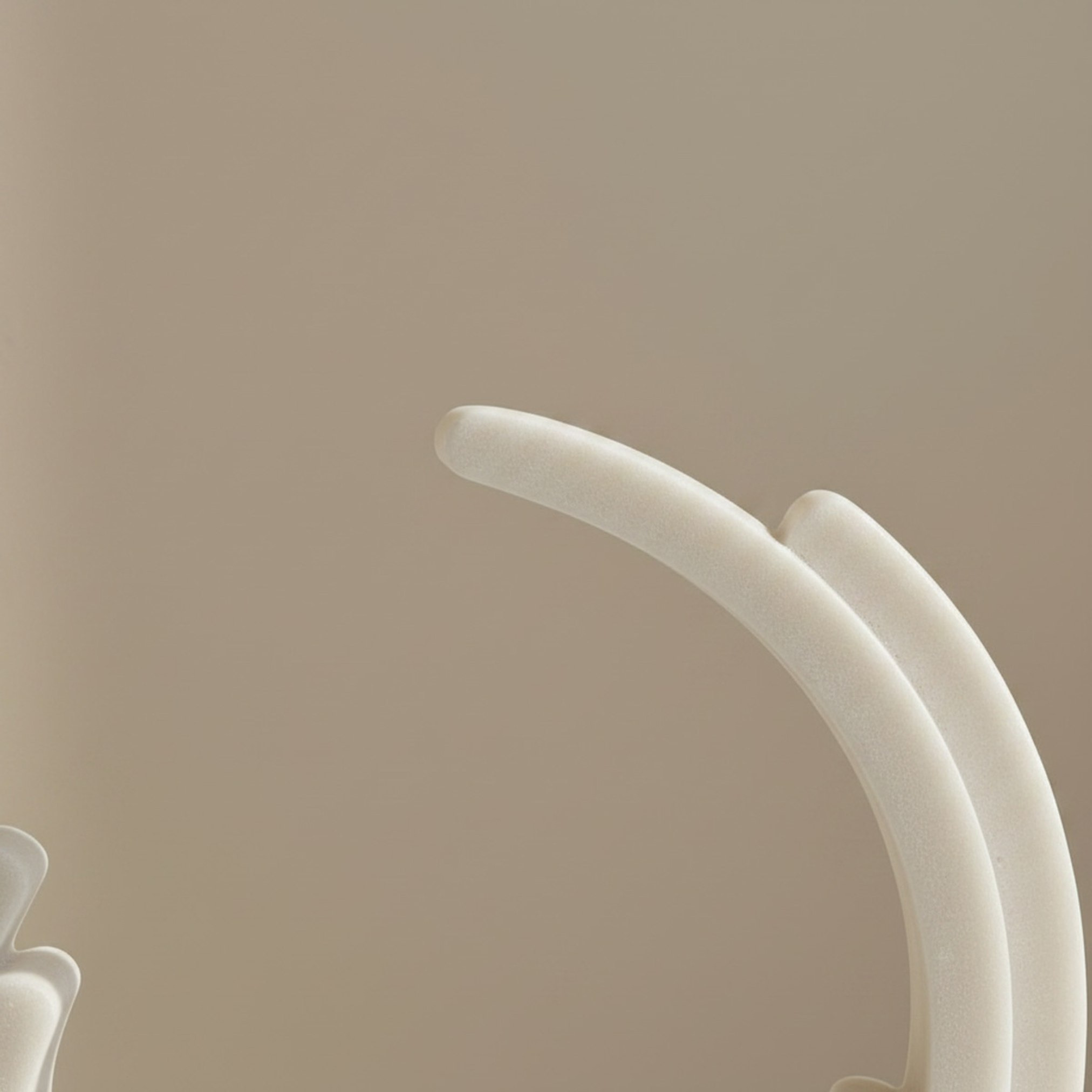 زينة ديكور عنبر من رين إيما - 25x8.5x28.5 سم-hbxhomeware-homedecor-figurinesandornaments-image-3