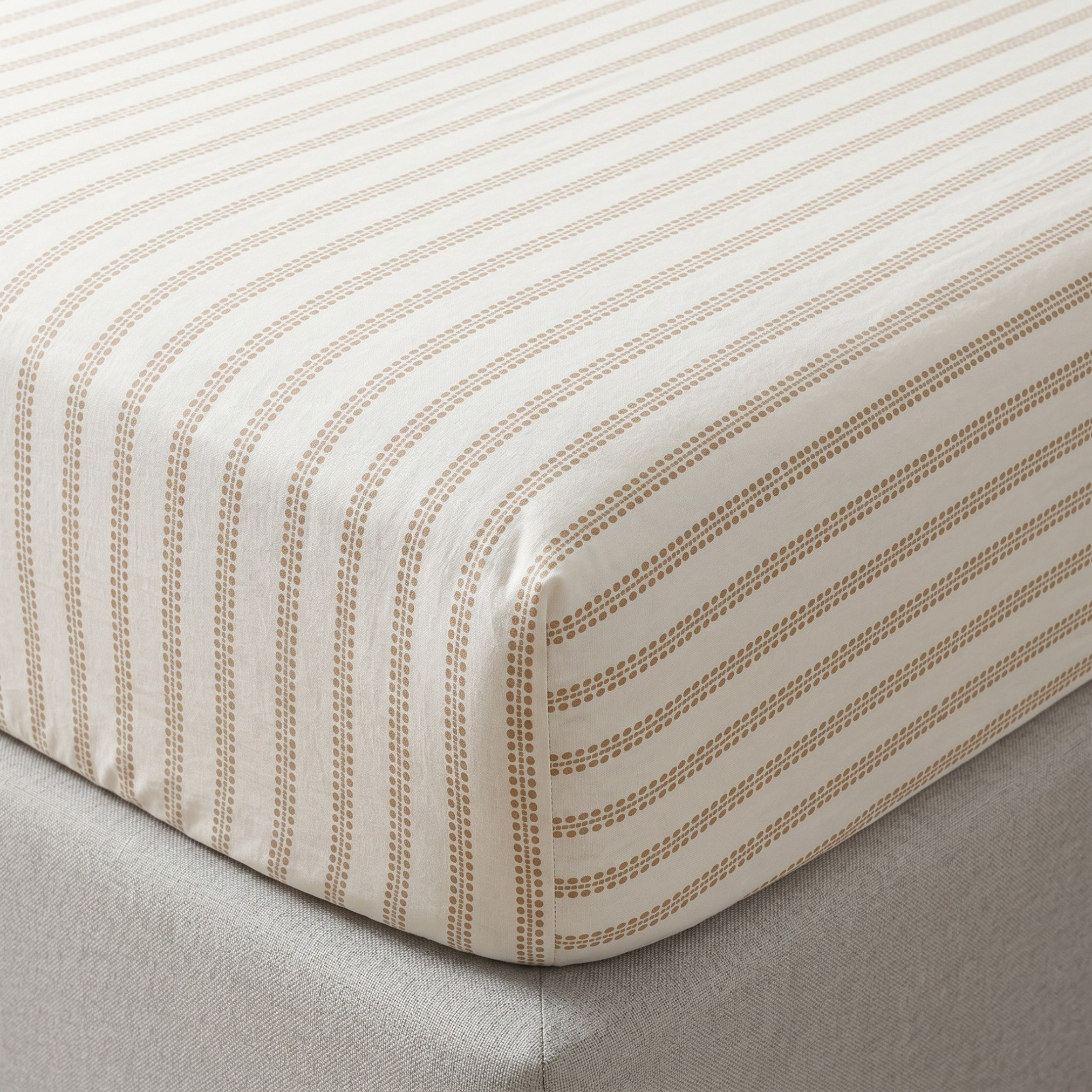 Albania Leafaura Cotton Twin Fitted Sheet - 120x200+25 cm-hbxhomeware-hbxkidsandyouth-image-1