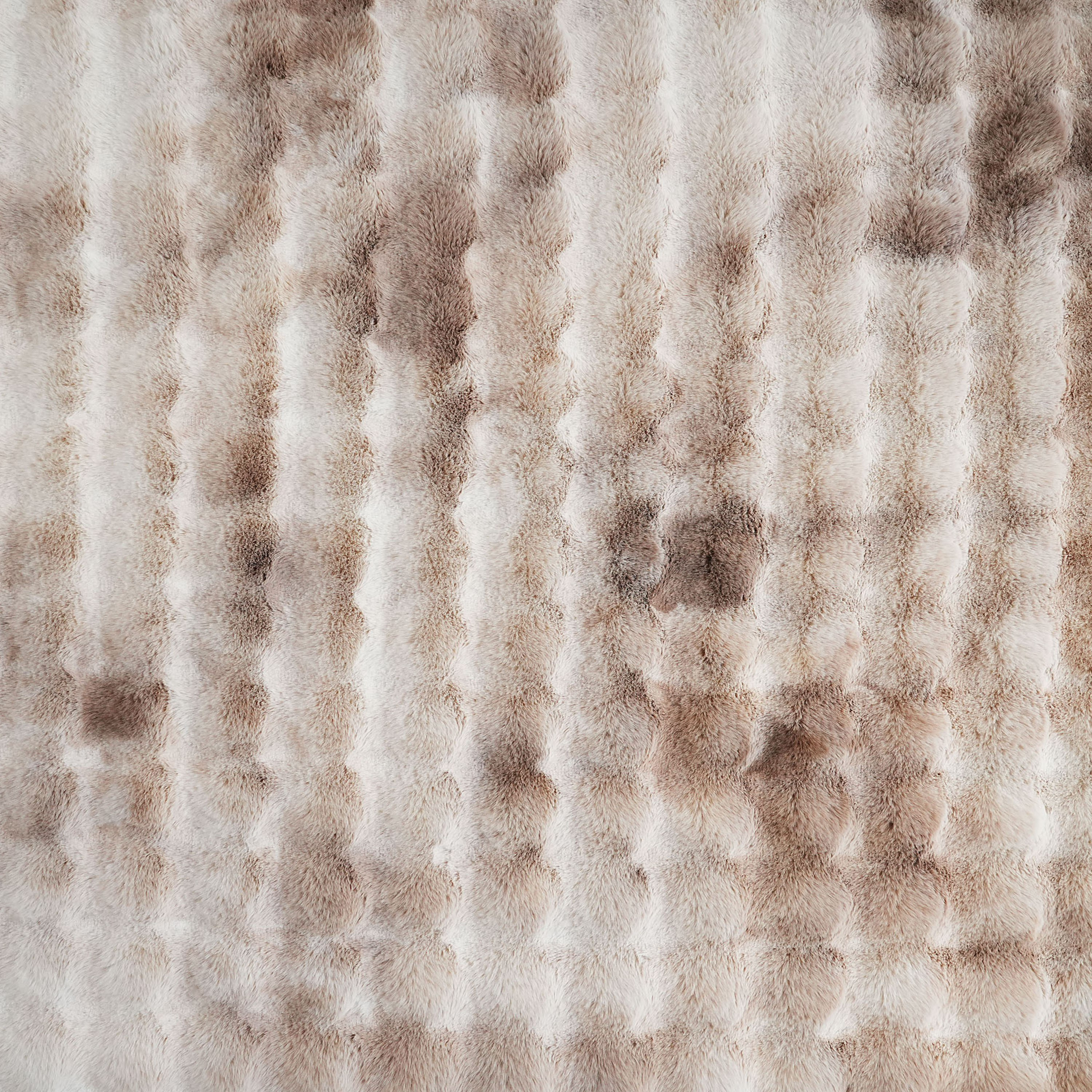 سجادة فرو أرنب بتصميم فقاعات وبطبعات من تيمي - 200x300 سم-hbxdecorandfurnishings-floorcoverings-rugs-image-5