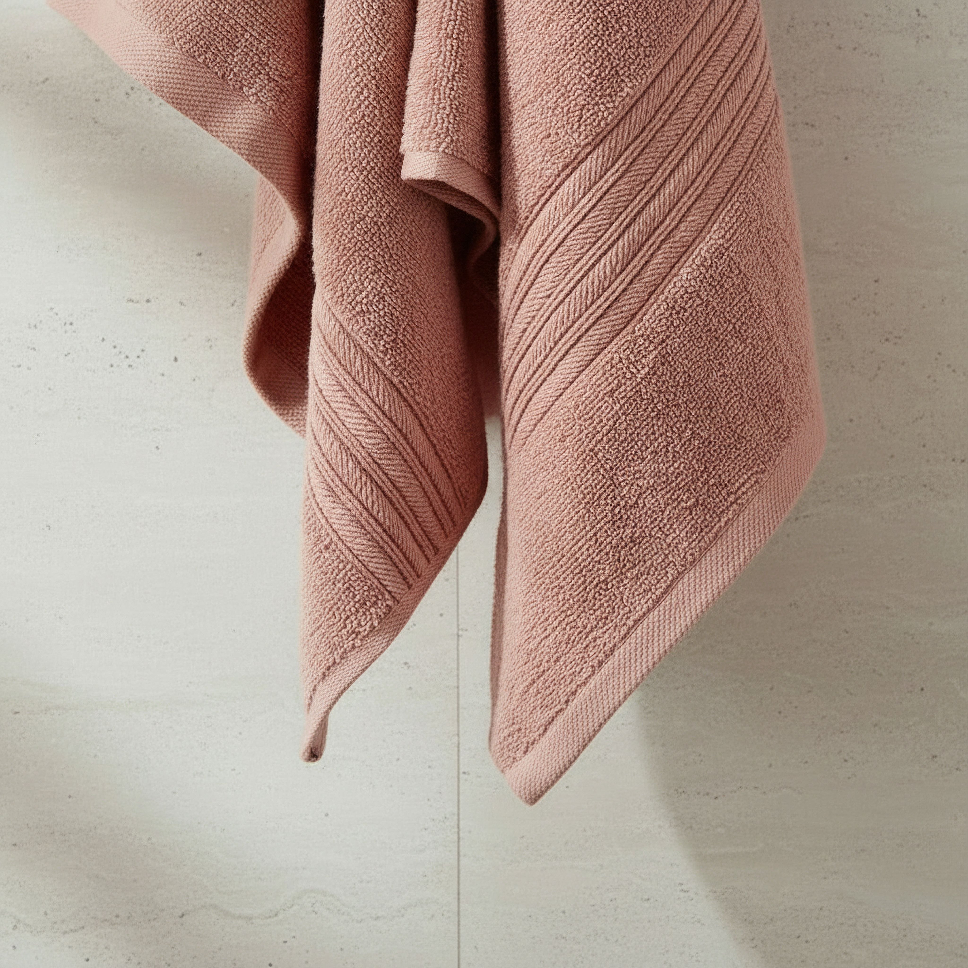 منشفة يد ممشطة من إسنشيال - 50x90 سم-hbxbathroom-bathroomtextiles-image-3