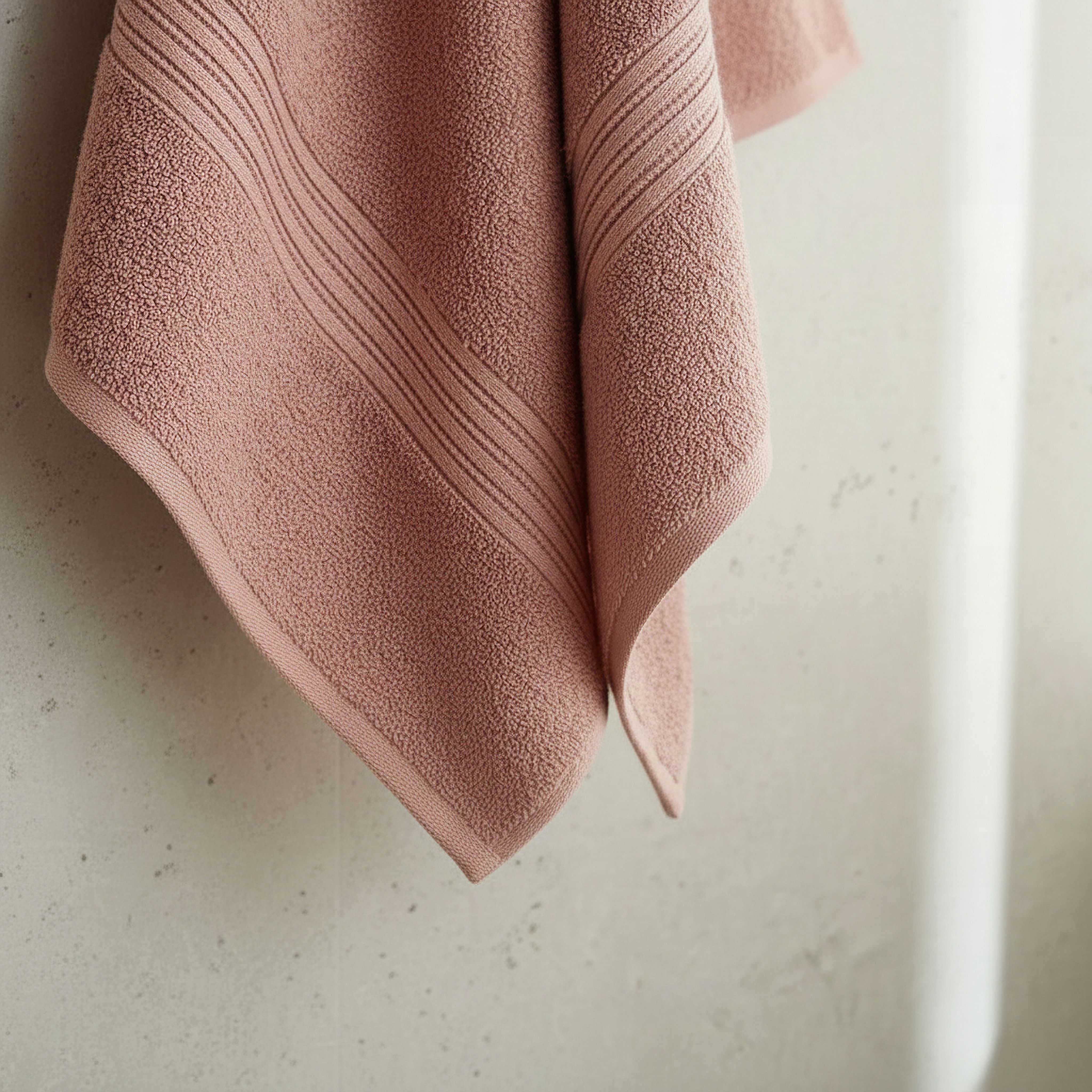 Essential Carded Bath Towel - 70x140 cm-hbxbathroom-bathroomtextiles-image-3
