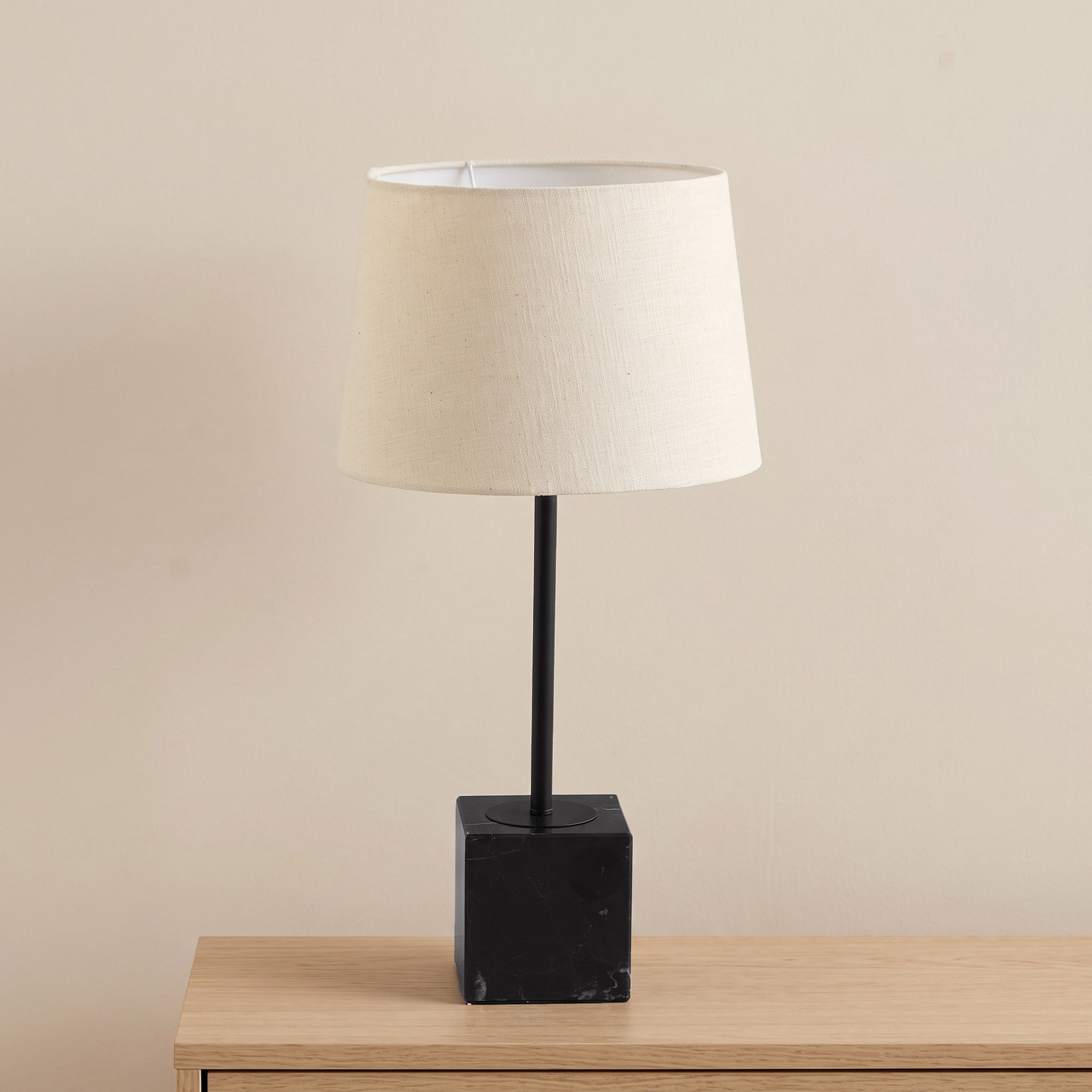 مصباح طاولة رخام وغطاء كتان من كايلان - 30 × 58 سم-hbxlivingroom-lighting-tablelamps-image-1
