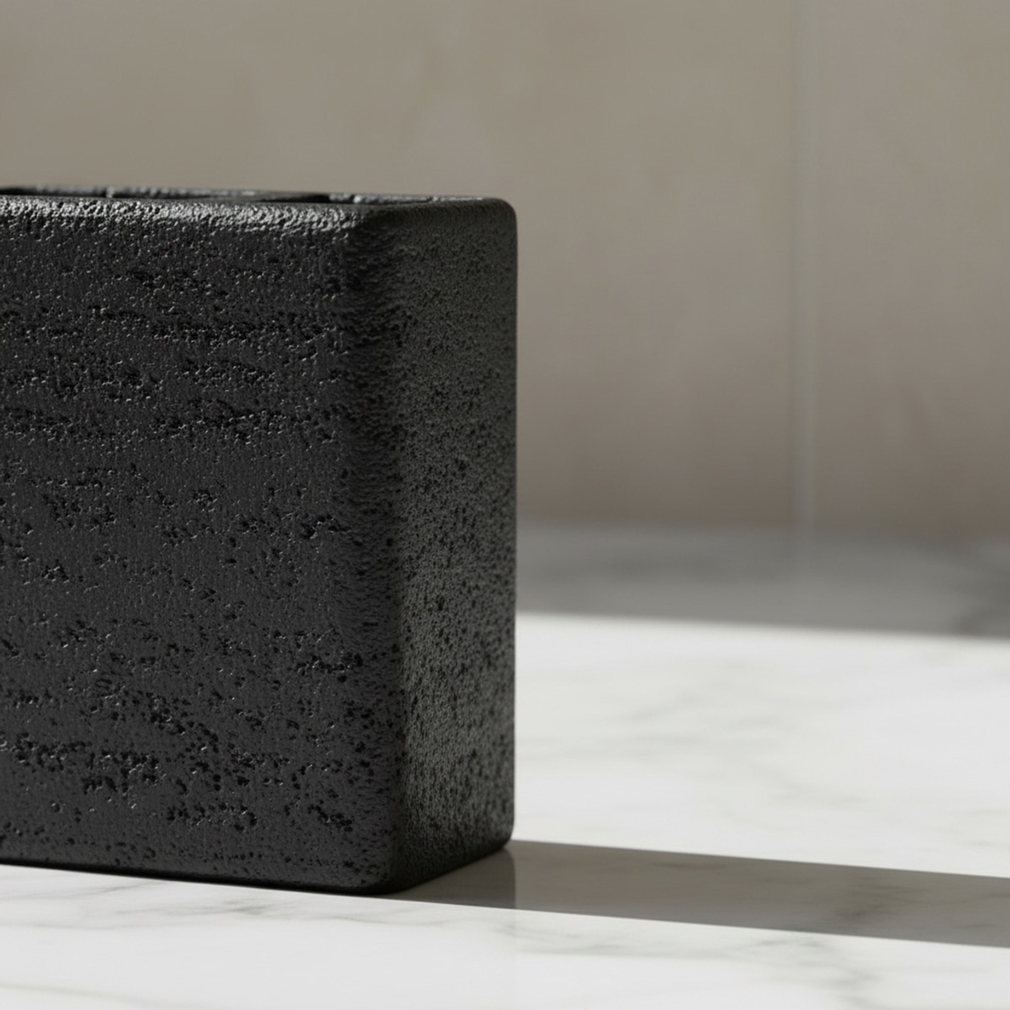 Whyton Saga Resin Toothbrush Holder - 11x5.5x11 cm-hbxdecorandfurnishings-bathroomaccessories-bathroomsets-image-3