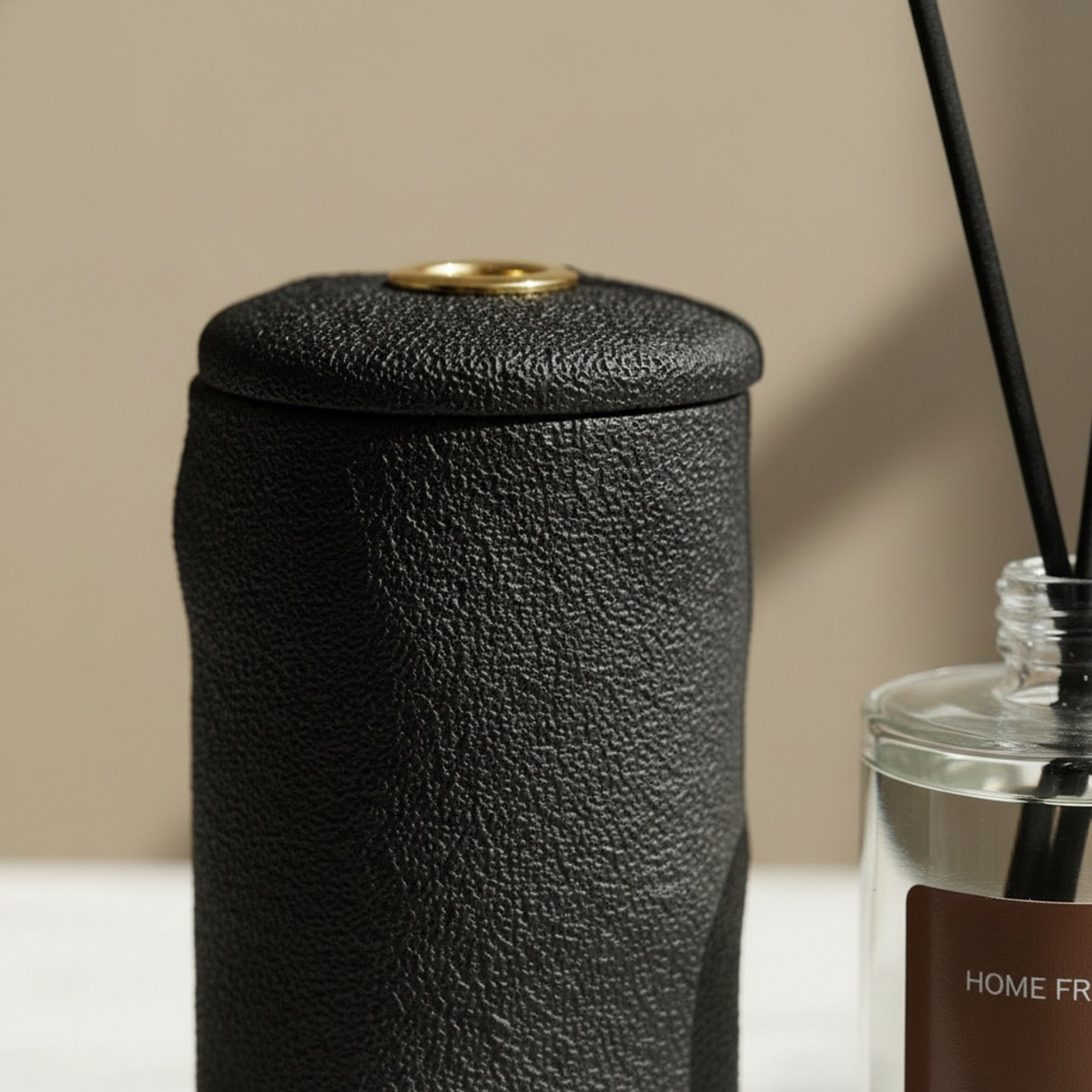 Whyton Saga Resin Reed Difusser - 300 ml-hbxbedroom-homefragrance-diffusers-image-3