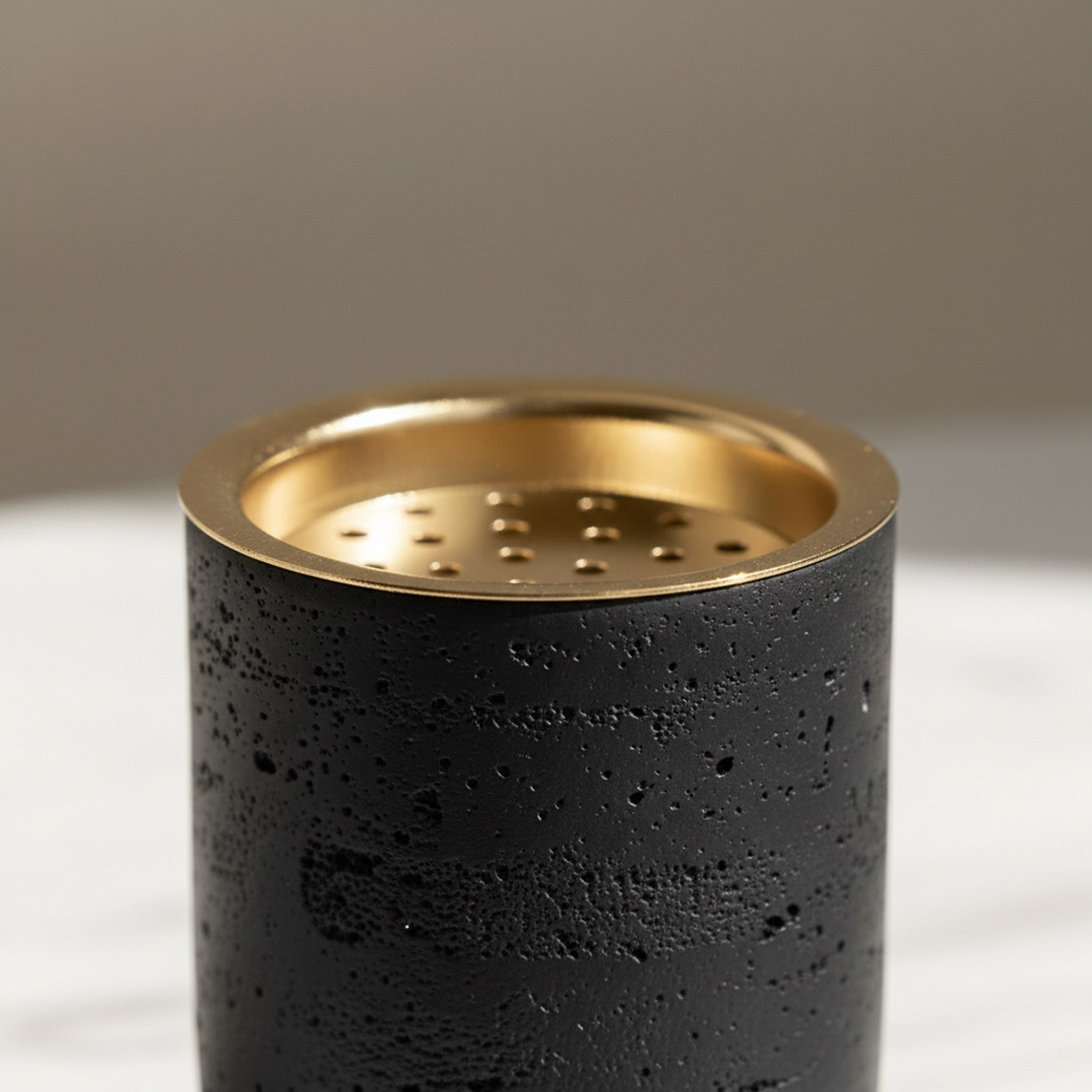 Whyton Saga Decor Polyresin Oud Burner - 9x9x12 cm-hbxbedroom-homefragrance-oilburners-image-2
