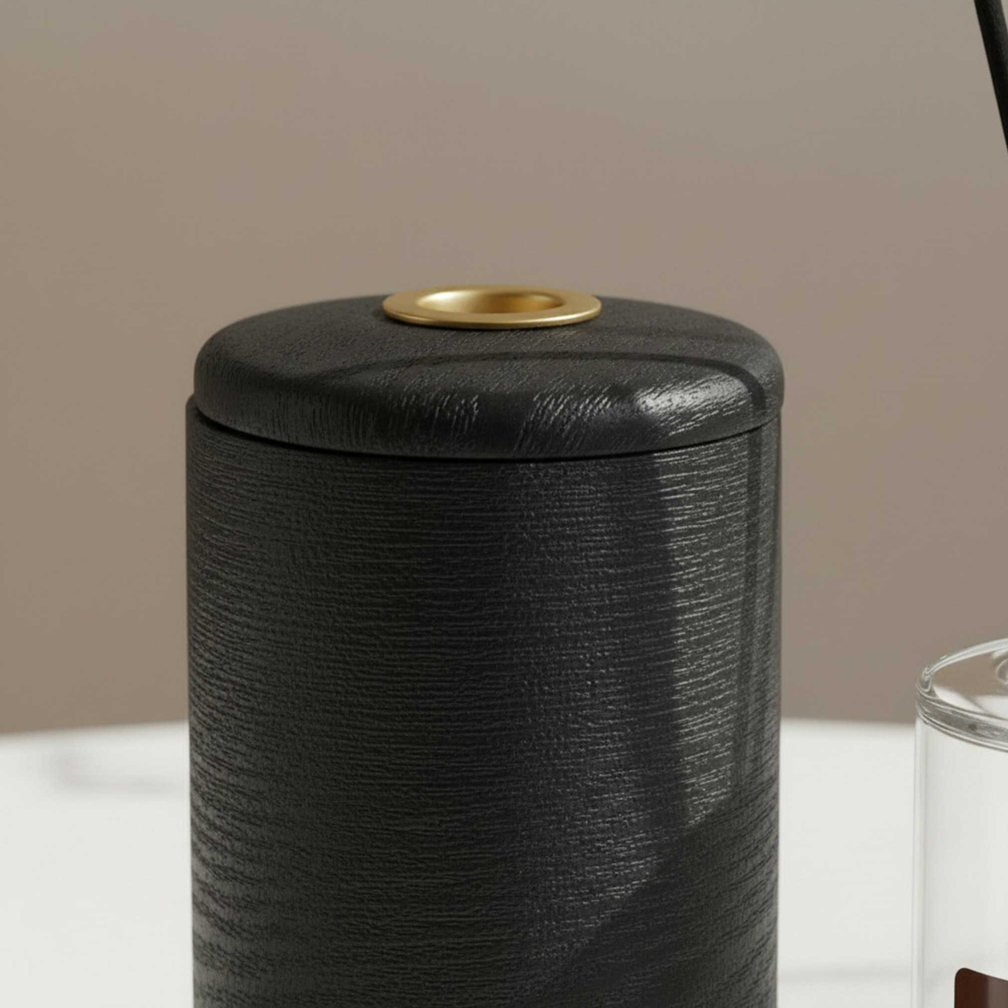 Whyton Saga Decor Polyresin 15% Fragrance Reed Diffuser - 500 ml-hbxhomeware-hbxdecorandfurnishings-image-3