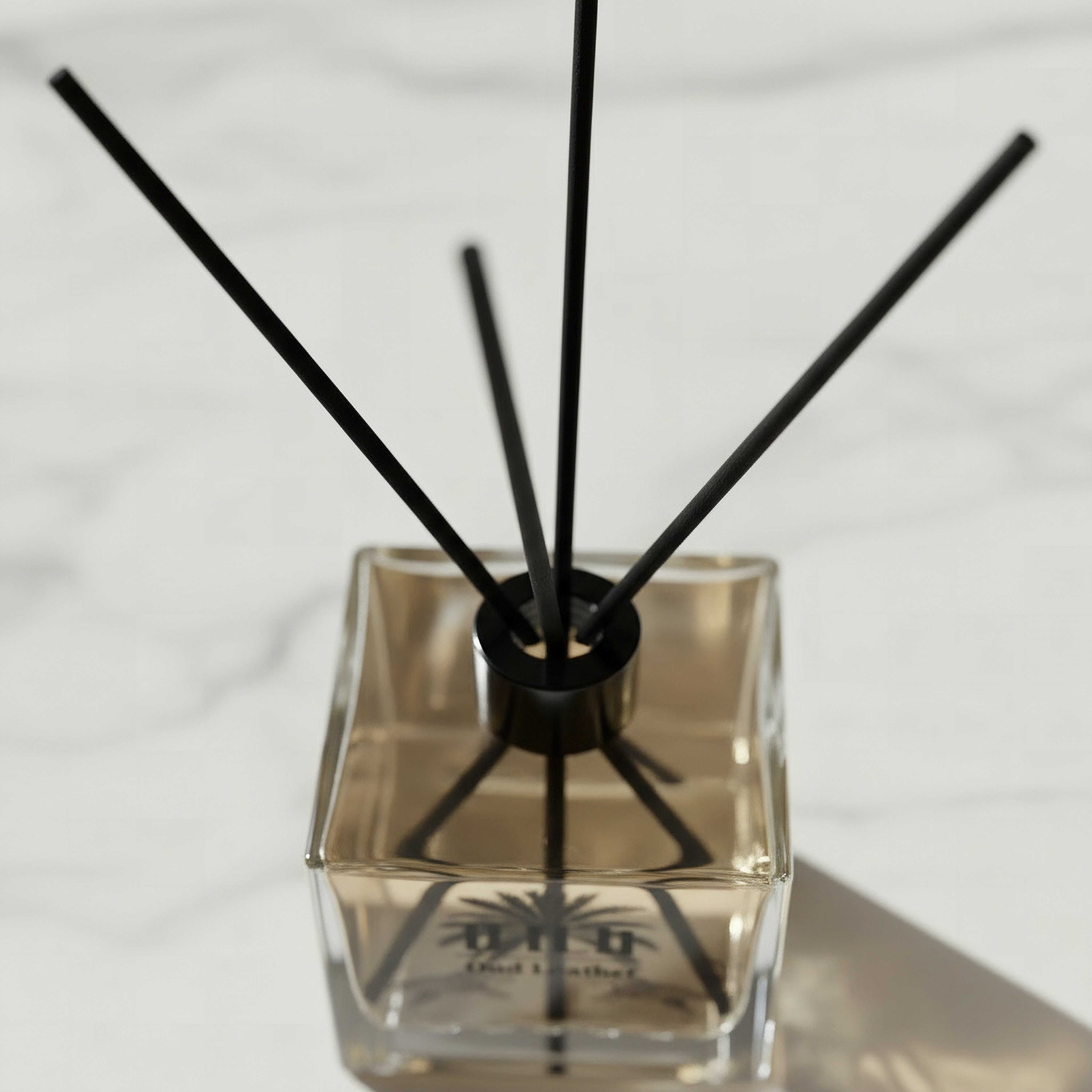 موزّع عطور بريميوم برائحة العود والجلد من رمال - 200 مل-hbxhomeware-hbxdecorandfurnishings-image-2