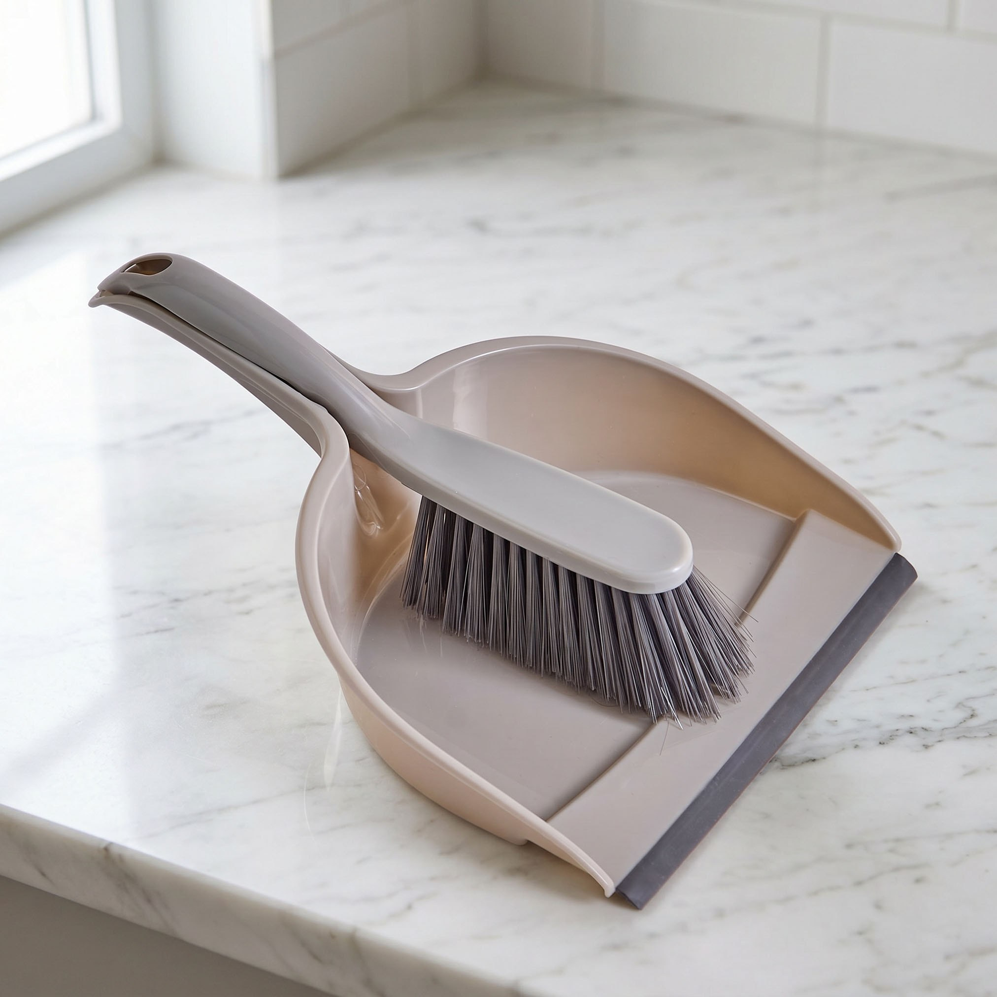 Primo Dustpan and Small Brush - 31x22x10 cm-hbxbathroom-laundry-cleaningaccessories-image-1