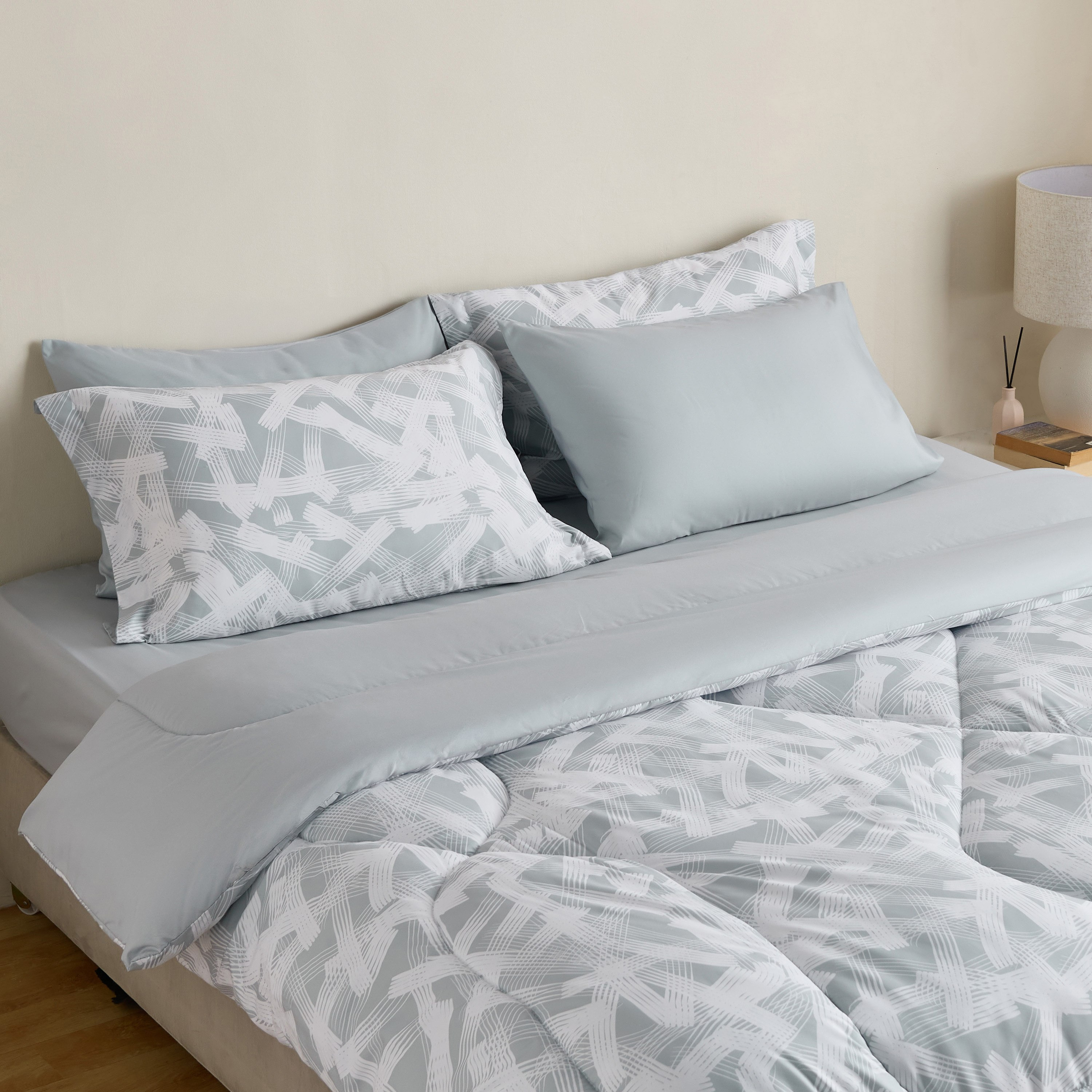 Hampton 6-Piece Overlay Microfiber Printed BIAB Super King Comforter Set - 240x260 cm-hbxhomeware-hbxbedroom-image-1
