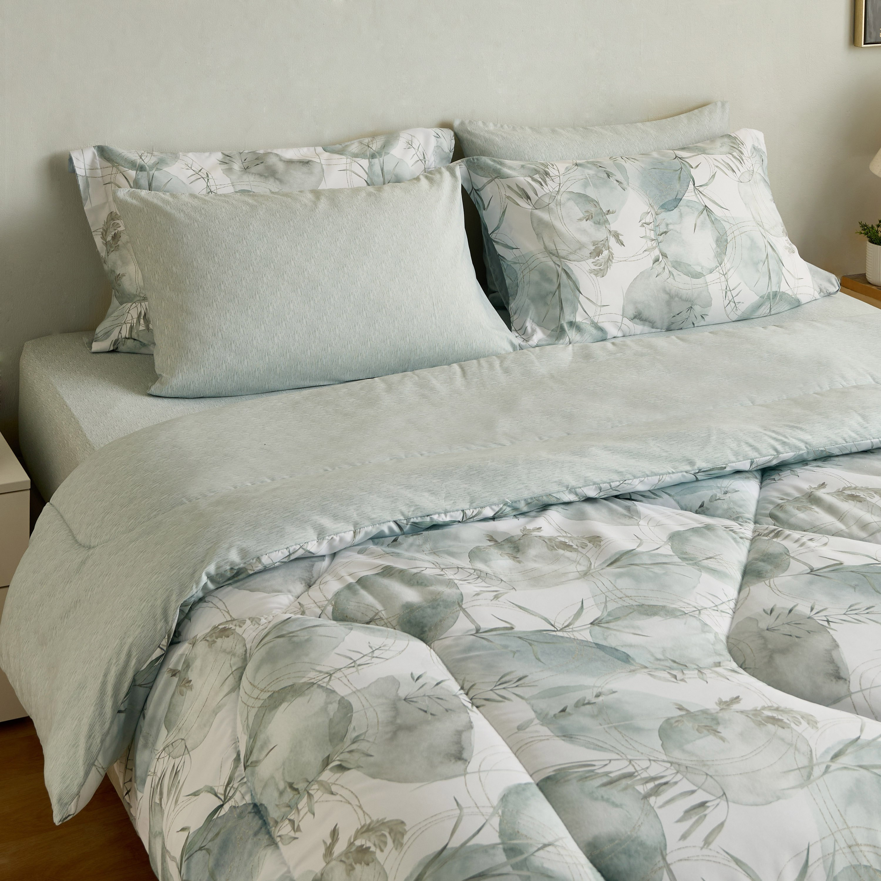 Hampton Mistleaf Microfiber Printed BIAB 6-Piece King Comforter Set - 220x240 cm-hbxhomeware-hbxbedroom-image-1