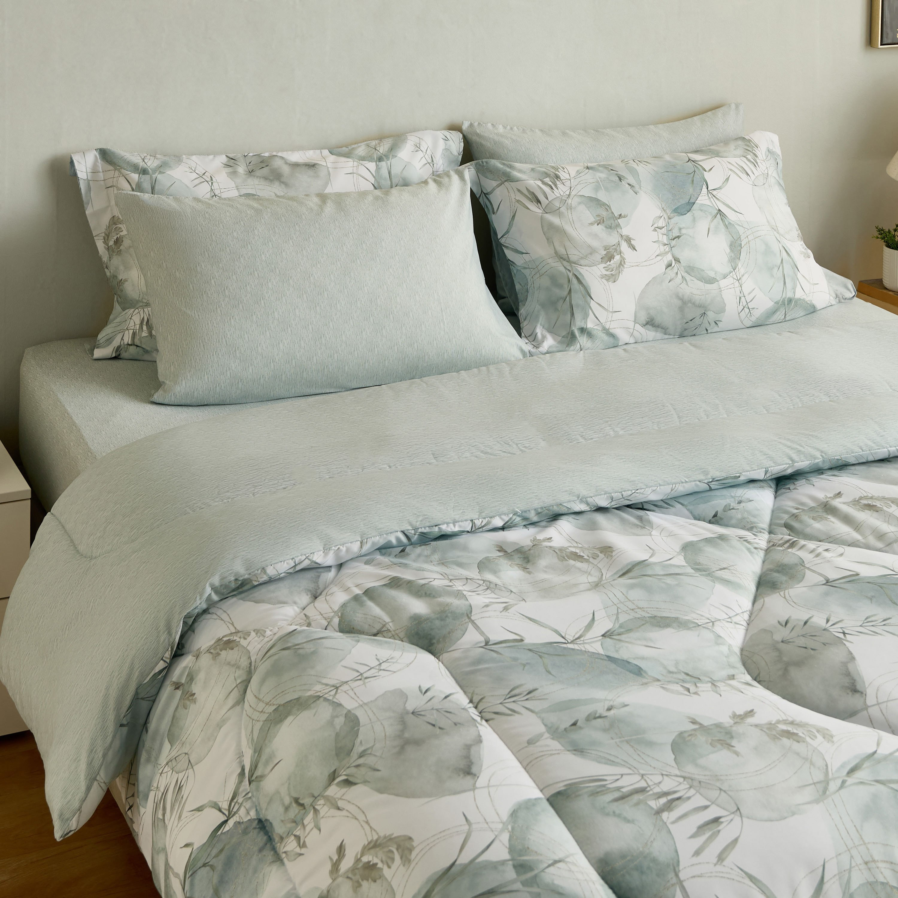 Hampton Mistleaf Microfiber Printed 6-Piece Super King BIAB Comforter Set - 240x260 cm-hbxhomeware-hbxbedroom-image-1