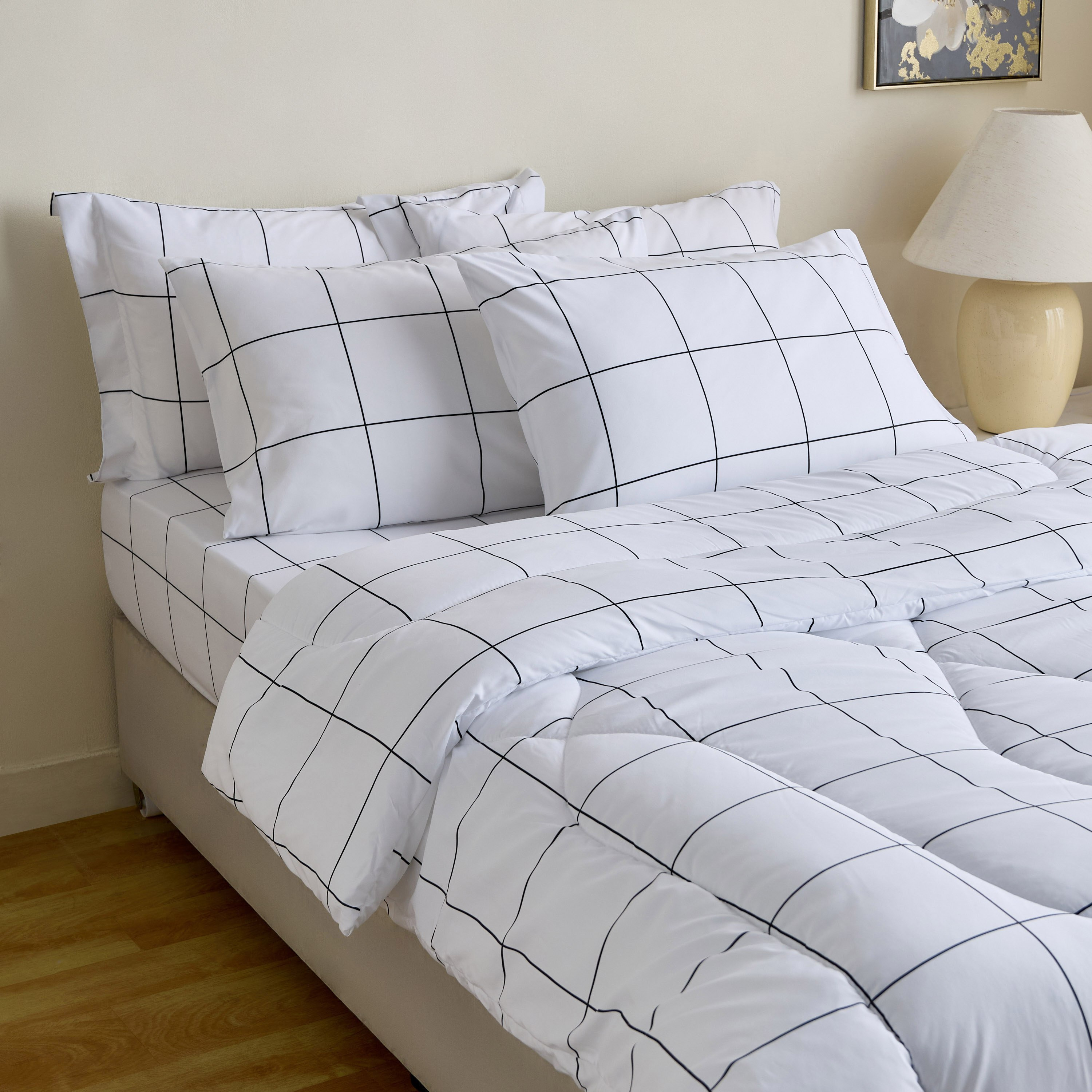 طقم لحاف توين من الألياف دقيقة بطبعات مربعات 6 قطع من هامبتون - 160x240 سم-hbxhomeware-hbxbedroom-image-1