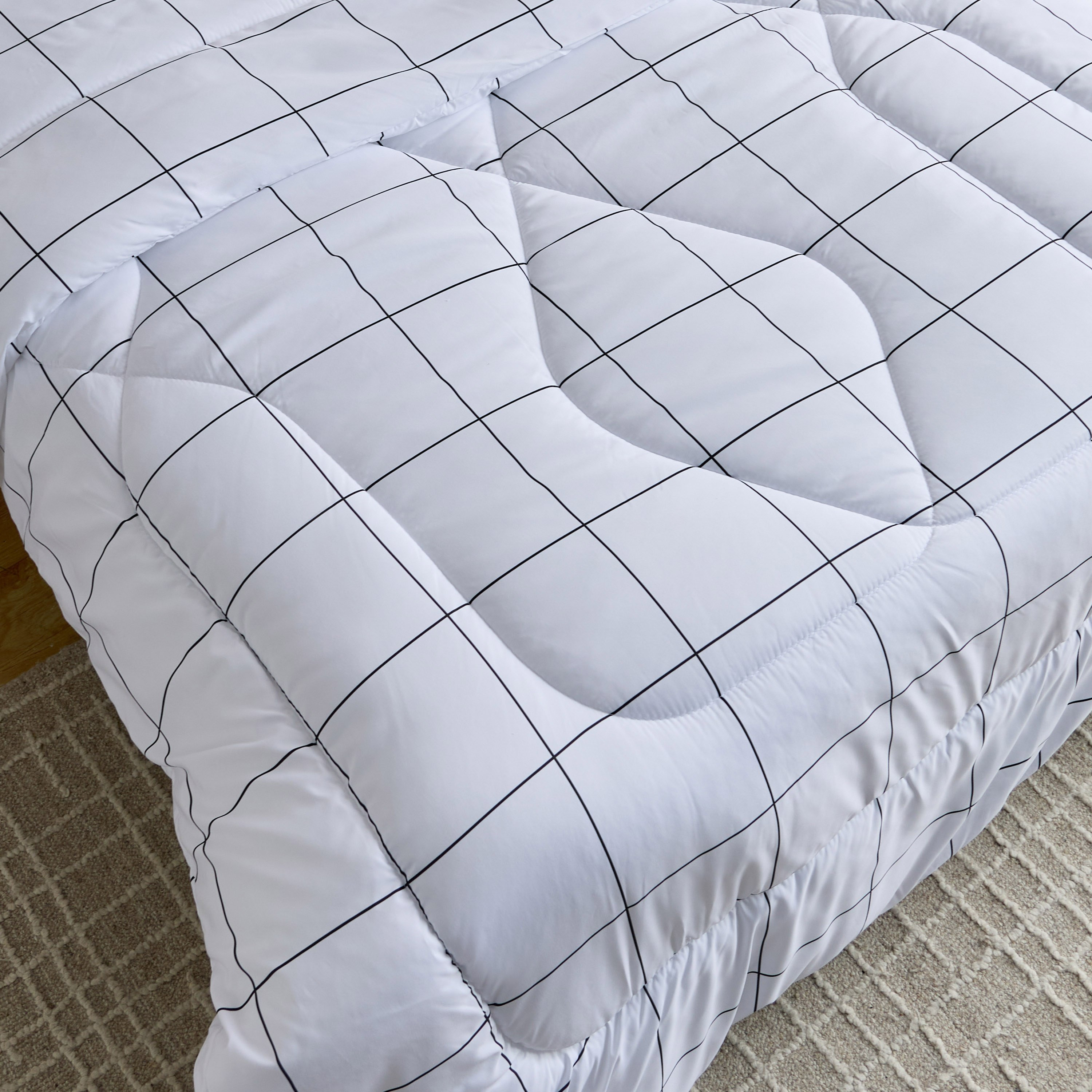 طقم لحاف توين من الألياف دقيقة بطبعات مربعات 6 قطع من هامبتون - 160x240 سم-hbxhomeware-hbxbedroom-image-3
