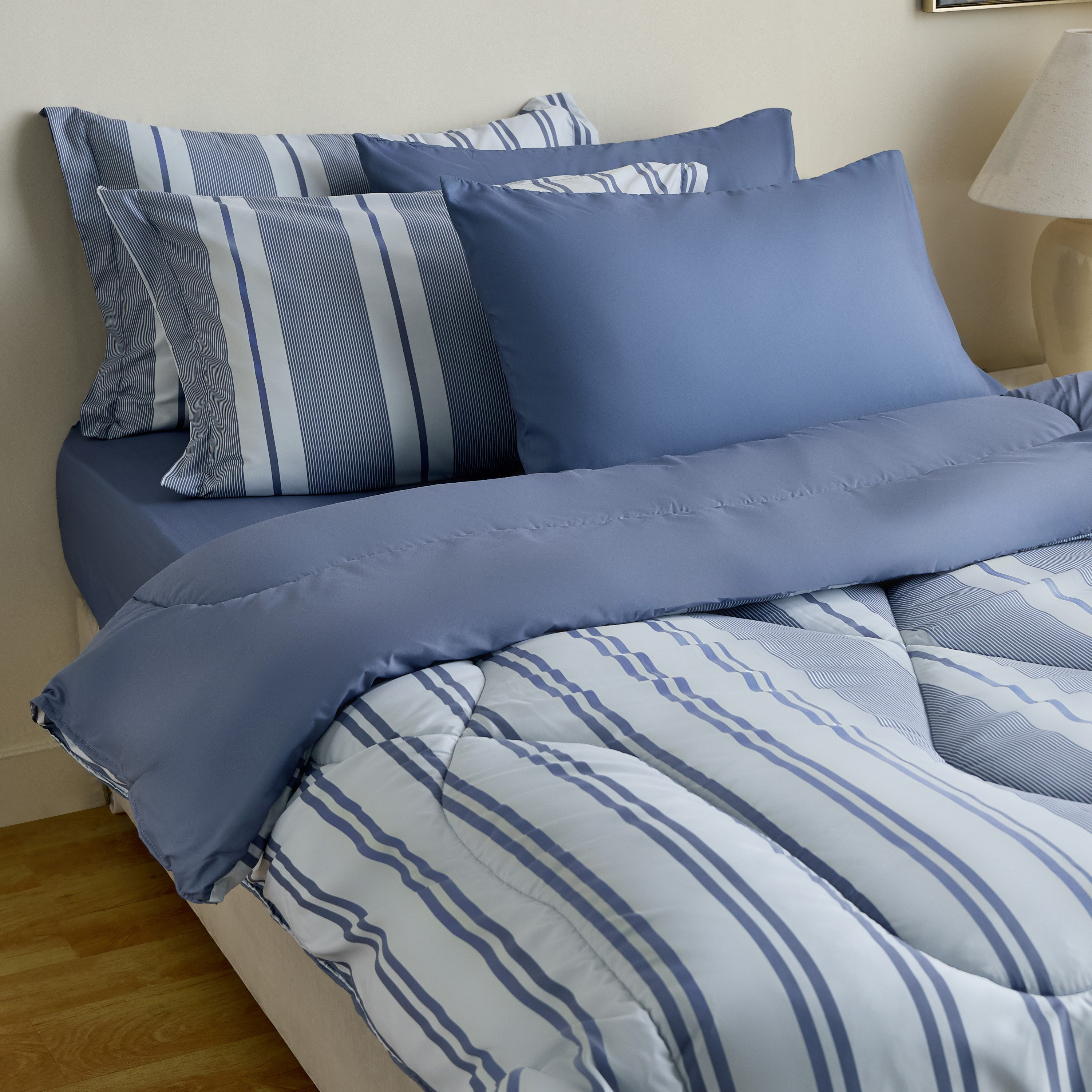 طقم لحاف توين بايب من الألياف الدقيقة بطبعات مخططة 6 قطع من هامبتون - 160x240 سم-hbxhomeware-hbxbedroom-image-1