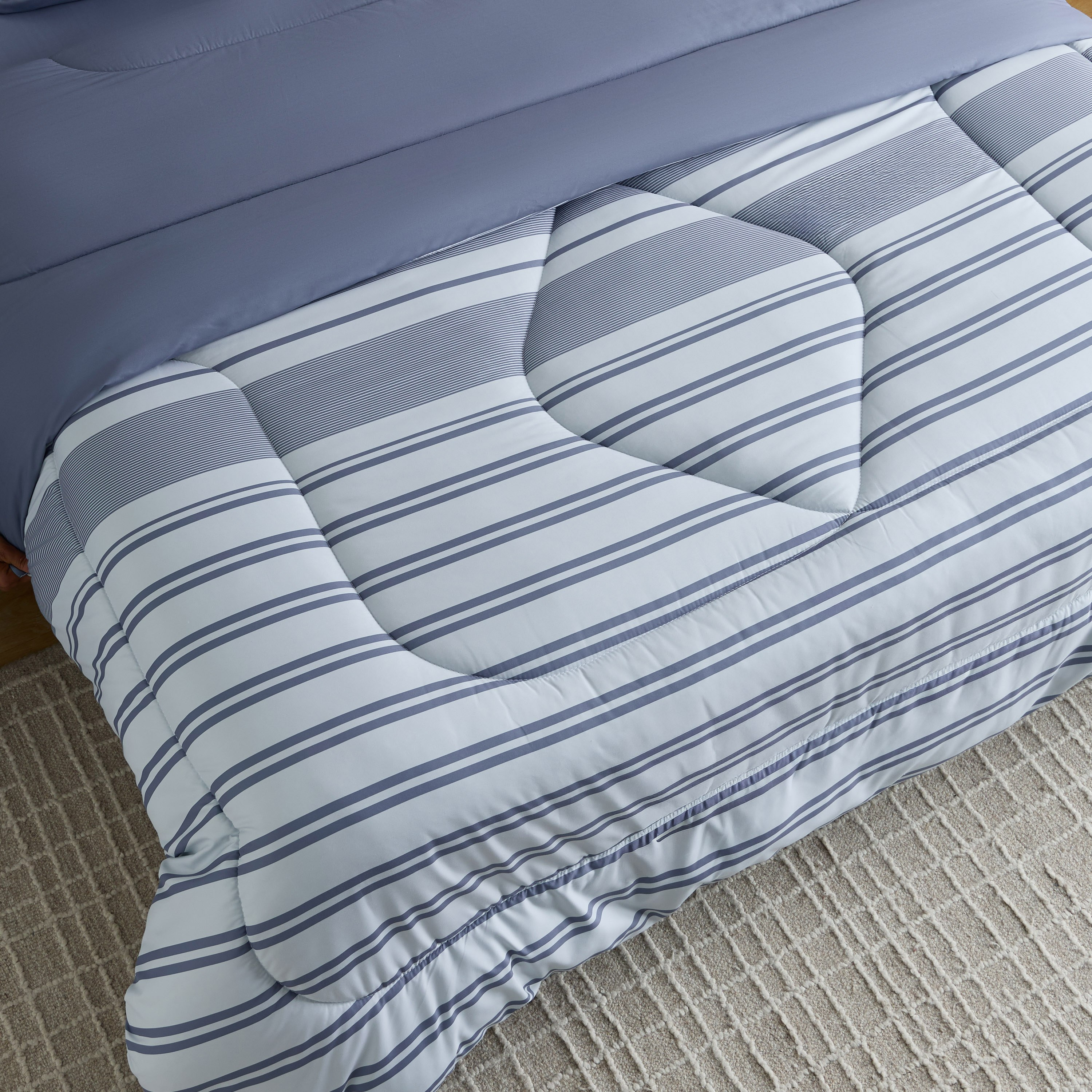 طقم لحاف مقلم من الألياف الدقيقة مقاس سوبر كينج 6 قطع بطبعات من هامبتون - 240x260 سم-hbxhomeware-hbxbedroom-image-3