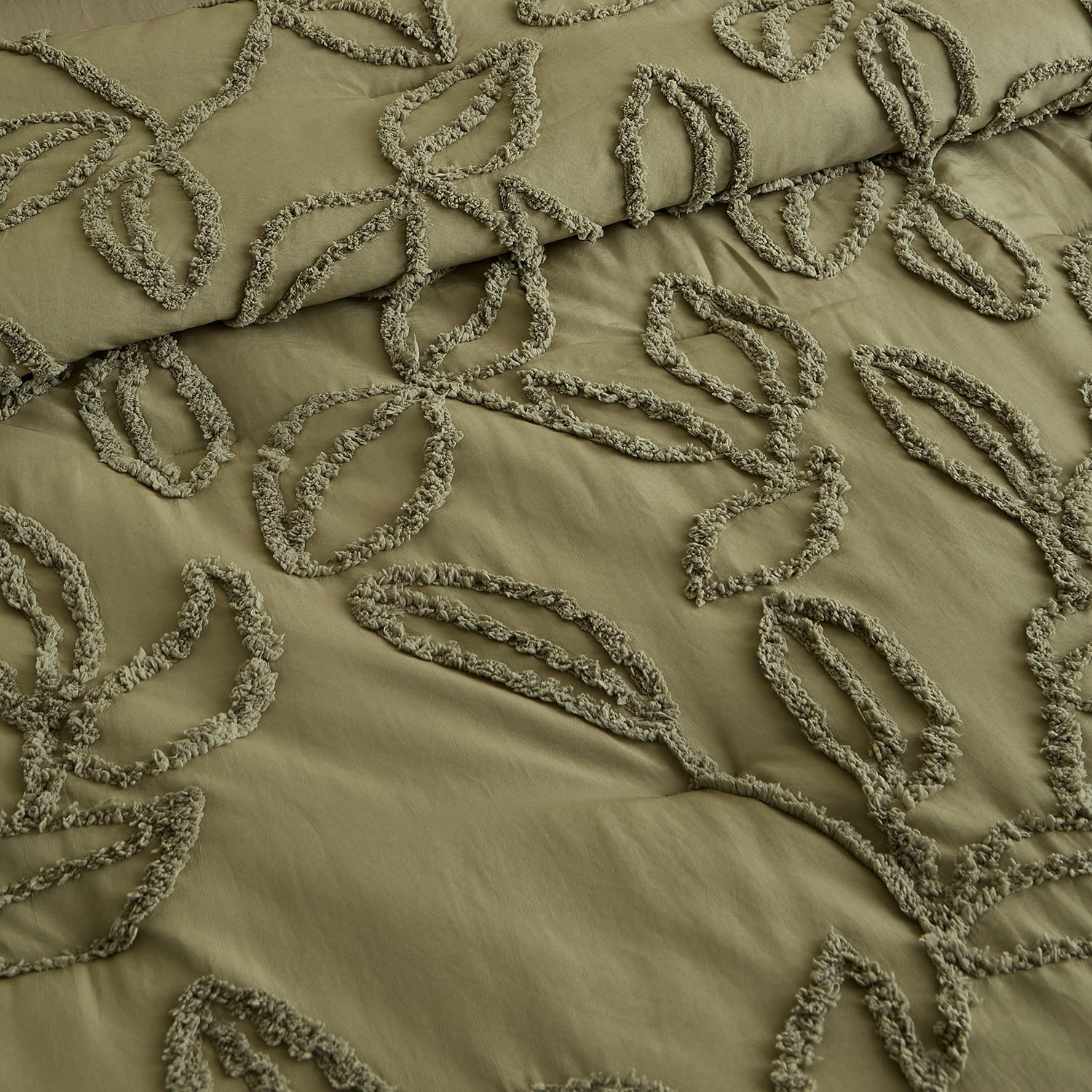 Braxton Tuft Leaf 7-Piece King BIAB Comforter Set - 220x240 cm-hbxhomeware-hbxbedroom-image-3
