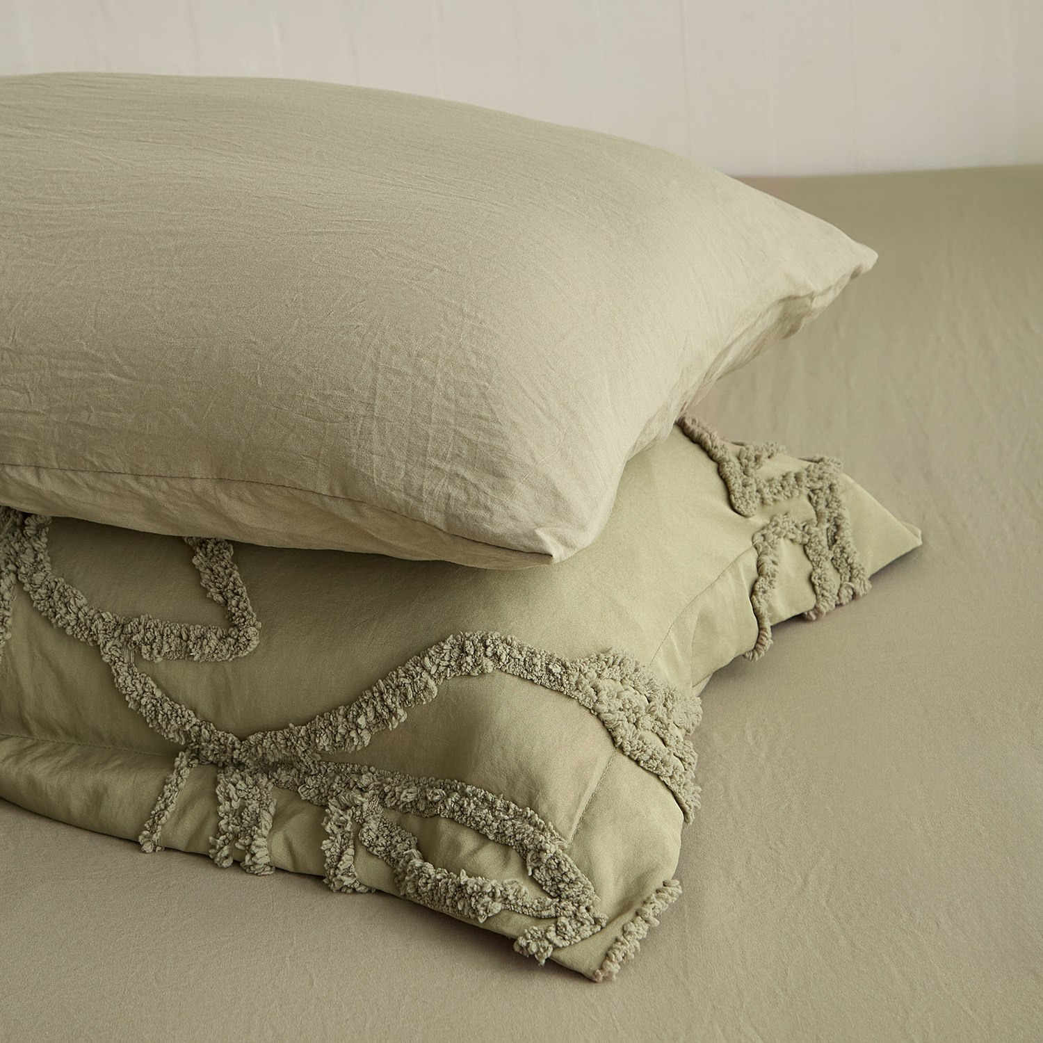 Braxton Tuft Leaf 7-Piece King BIAB Comforter Set - 220x240 cm-hbxhomeware-hbxbedroom-image-7