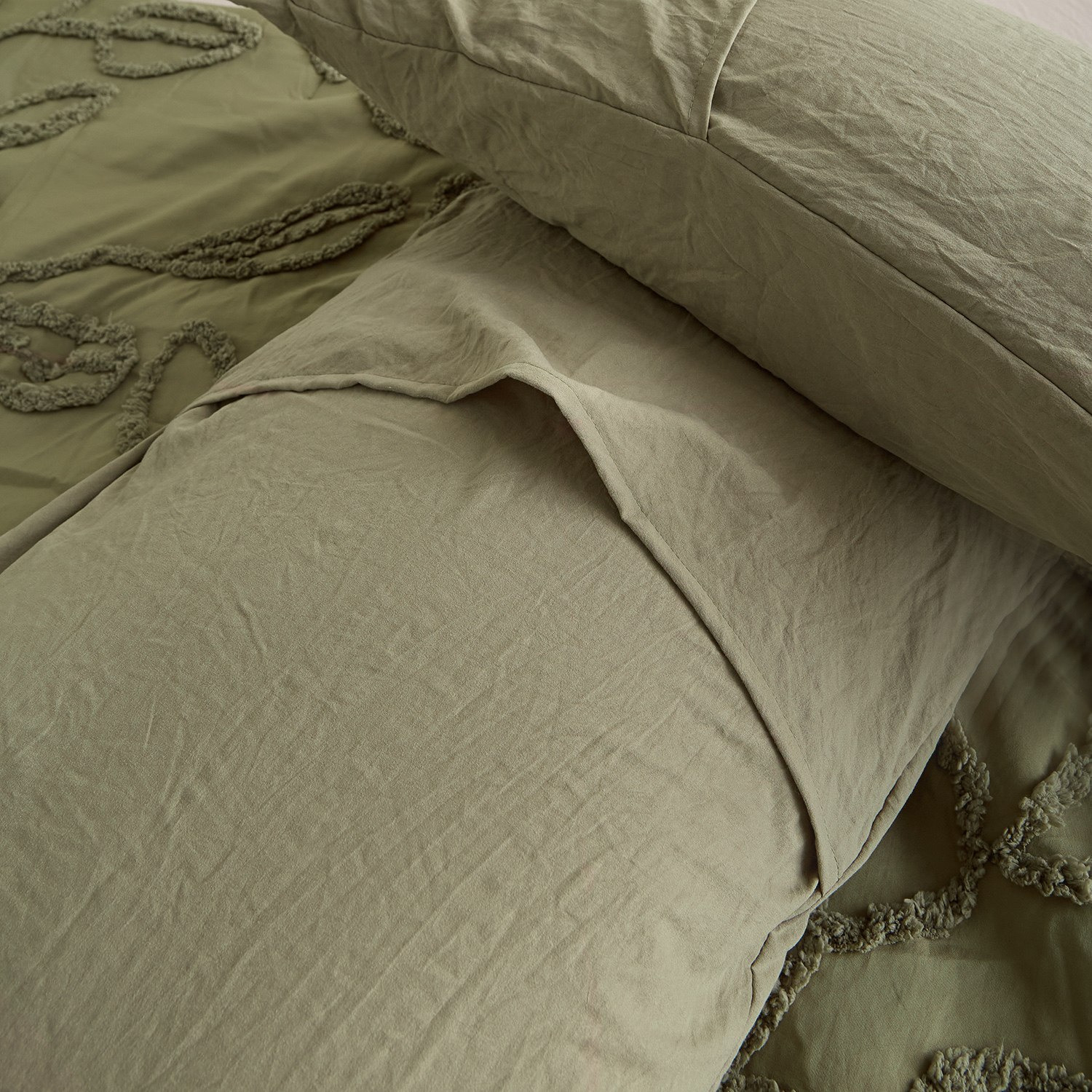 Braxton Tuft Leaf 7-Piece King BIAB Comforter Set - 220x240 cm-hbxhomeware-hbxbedroom-image-8