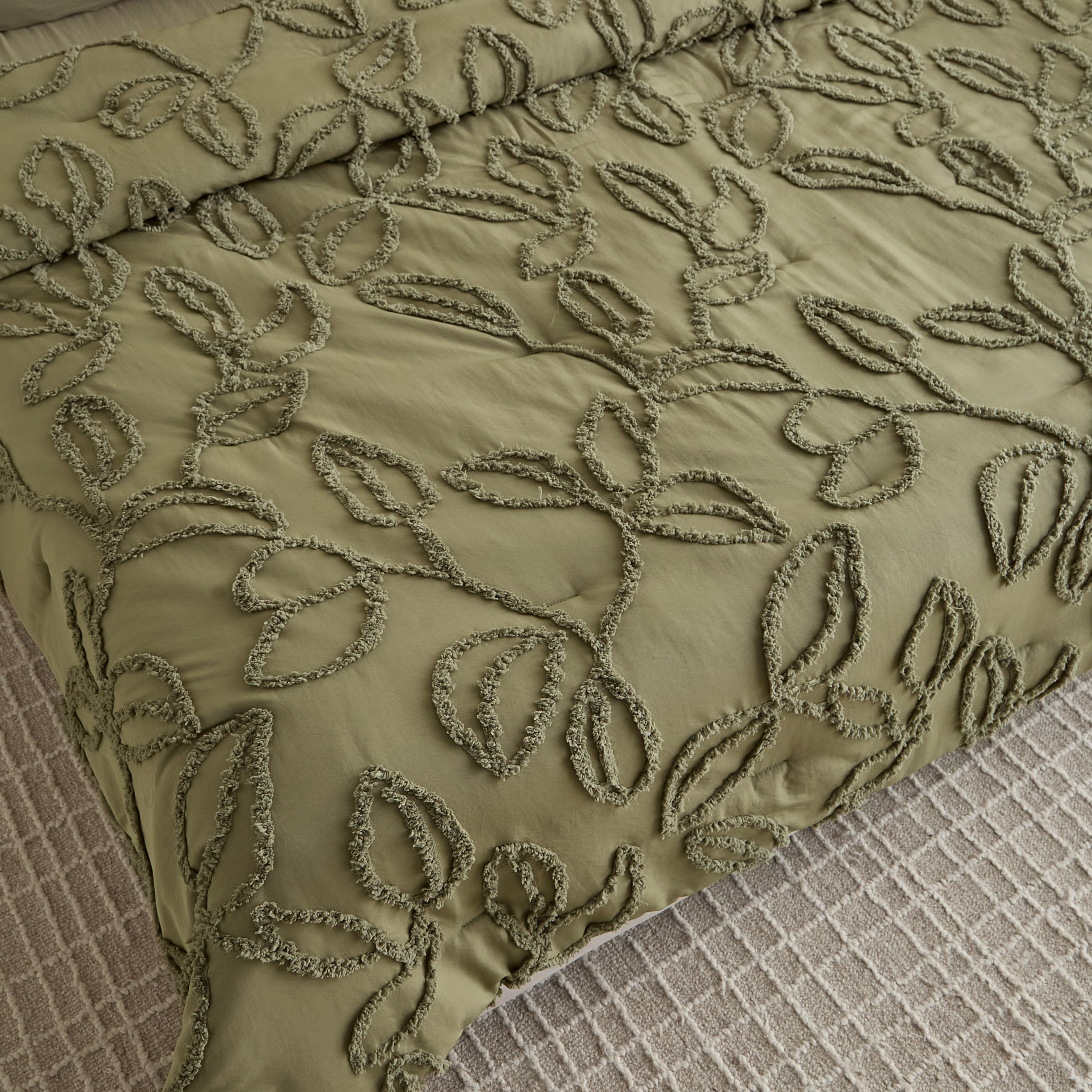 Braxton Tuft Leaf 7-Piece Super King BIAB Comforter Set - 240x260 cm-hbxhomeware-hbxbedroom-image-4