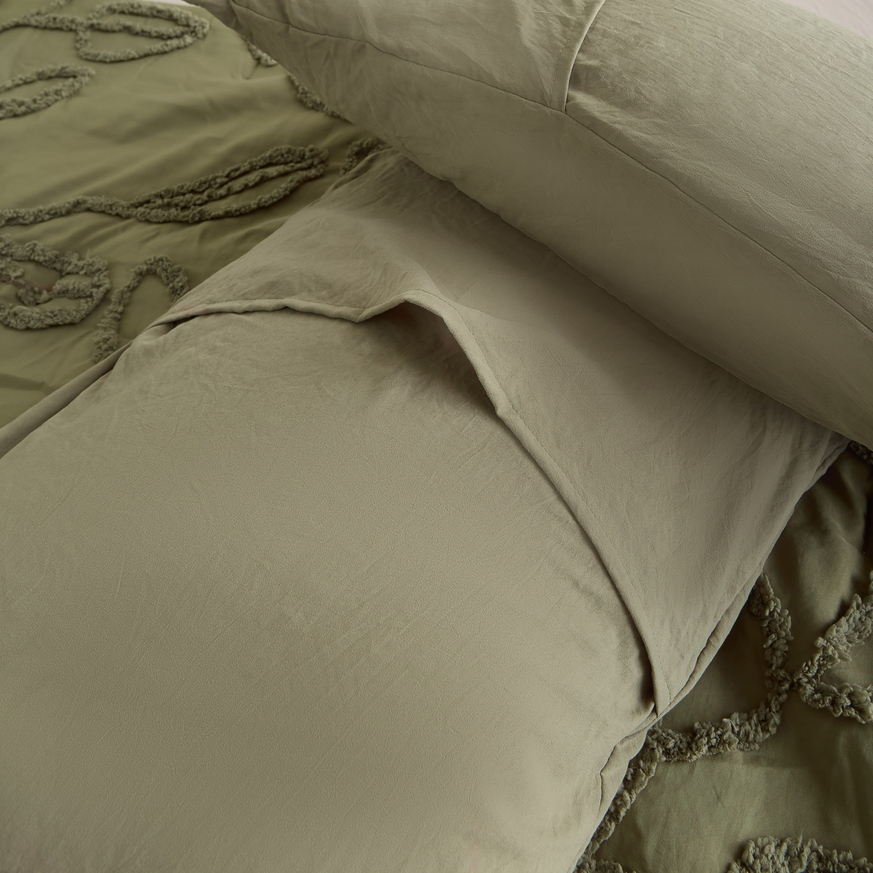 Braxton Tuft Leaf 7-Piece Super King BIAB Comforter Set - 240x260 cm-hbxhomeware-hbxbedroom-image-8