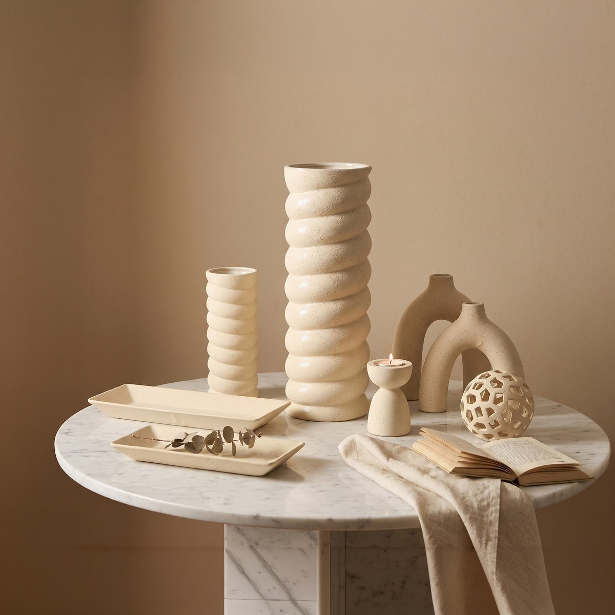 Umber Sansa-Riwaq Ceramic Decorative Vase - 10.5x10.5x25 cm-hbxbedroom-decorandaccessories-vases-image-4