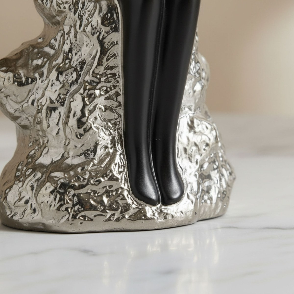Aurum Sansa Dune Ceramic Decorative Sitting Man Accent - 19x12x35 cm-hbxhomeware-homedecor-figurinesandornaments-image-3