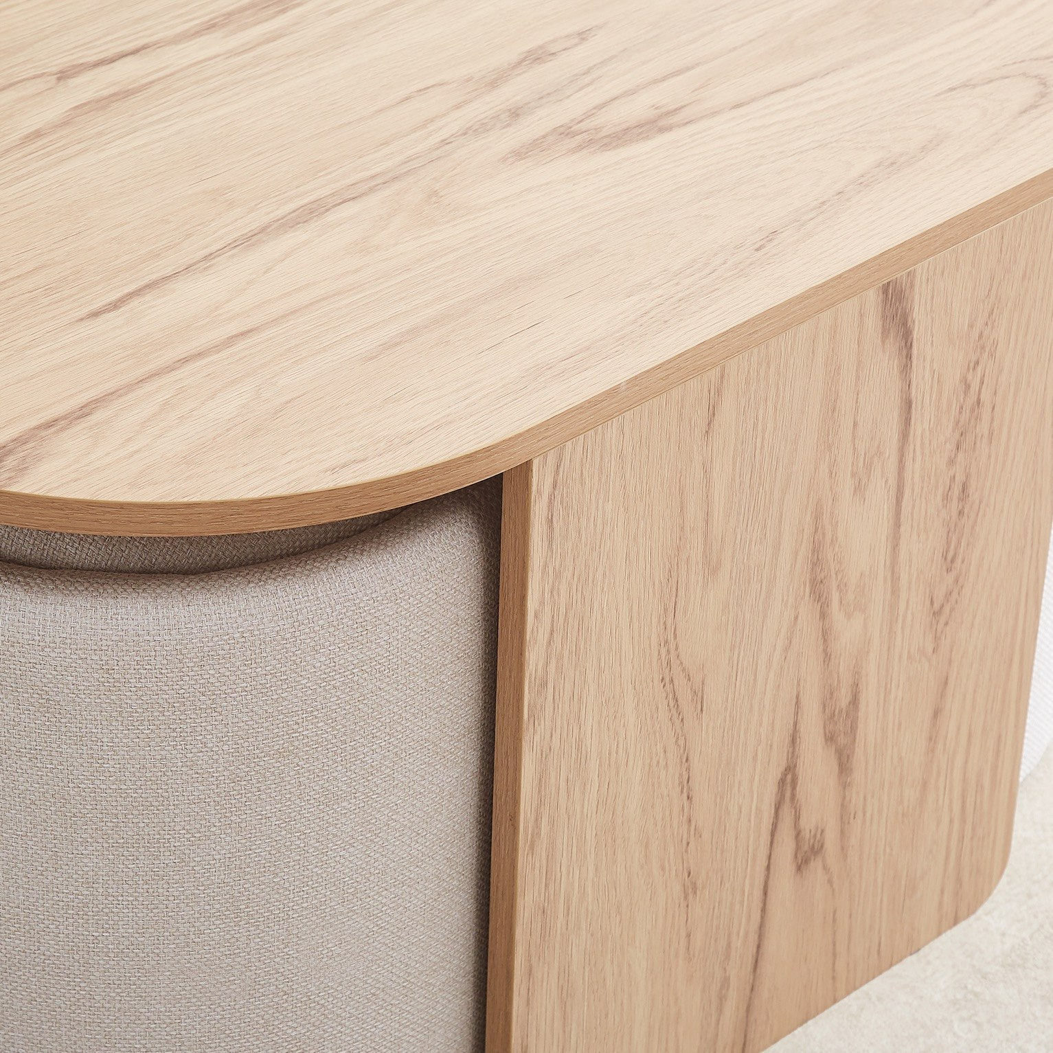 طاولة قهوة مع مقعدين منجدين من موفو-لوريتو-hbxlivingroom-tablesandstands-coffeetables-image-8