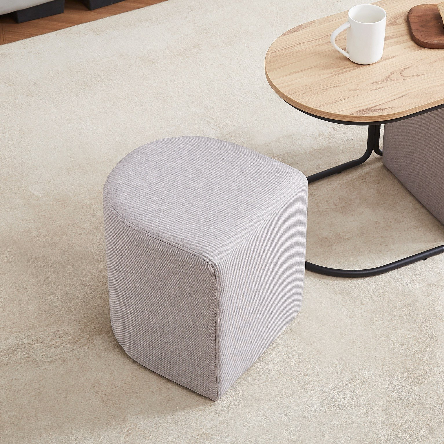 طقم طاولة قهوة مع مقعدين مبطنين من موفو-ليام-hbxlivingroom-tablesandstands-coffeetables-image-3