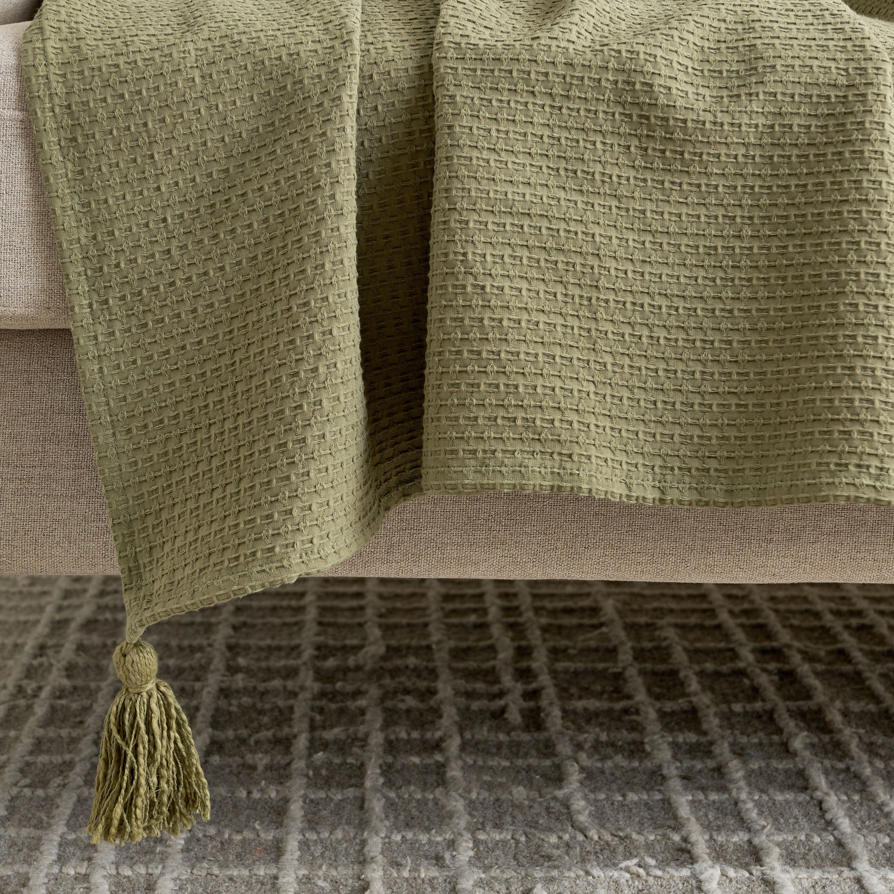 بطانية خفيفة قطن بتصميم الوافل دوما من ألبانيا - 130x170 سم-hbxdecorandfurnishings-bedding-throws-image-3