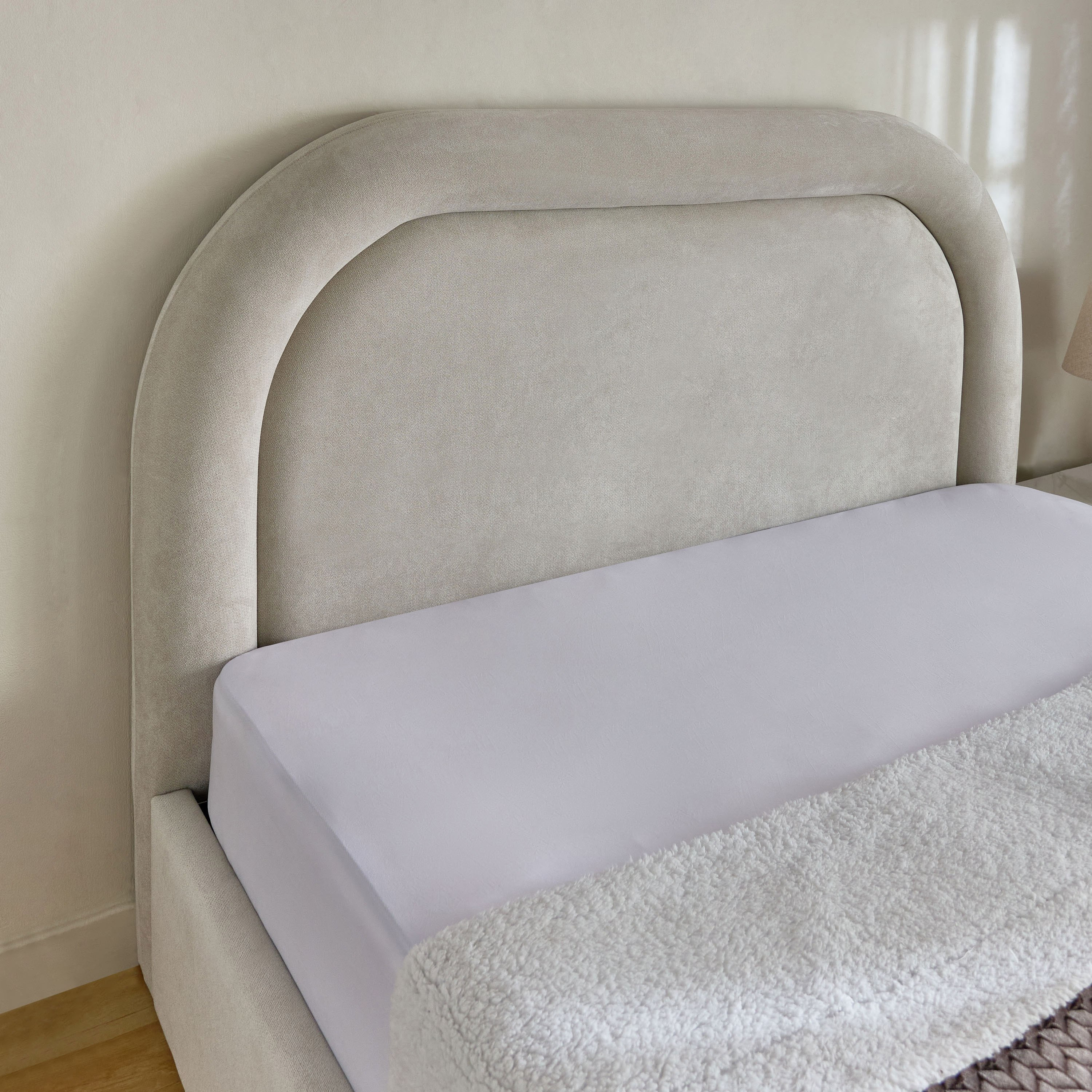 Movo-Fabio Florence Upholstered Hydraulic Queen Bed - 160x200 cm-hbxbedroom-bedsandbedsets-beds-queen-image-3