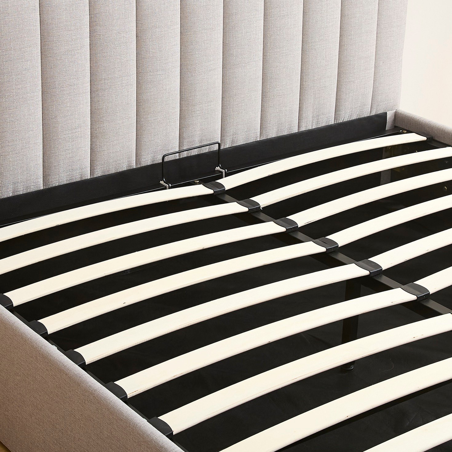 Movo Lasero Hydraulic Storage Upholstered Queen Bed - 160x200 cm-hbxbedroom-bedsandbedsets-beds-queen-image-4