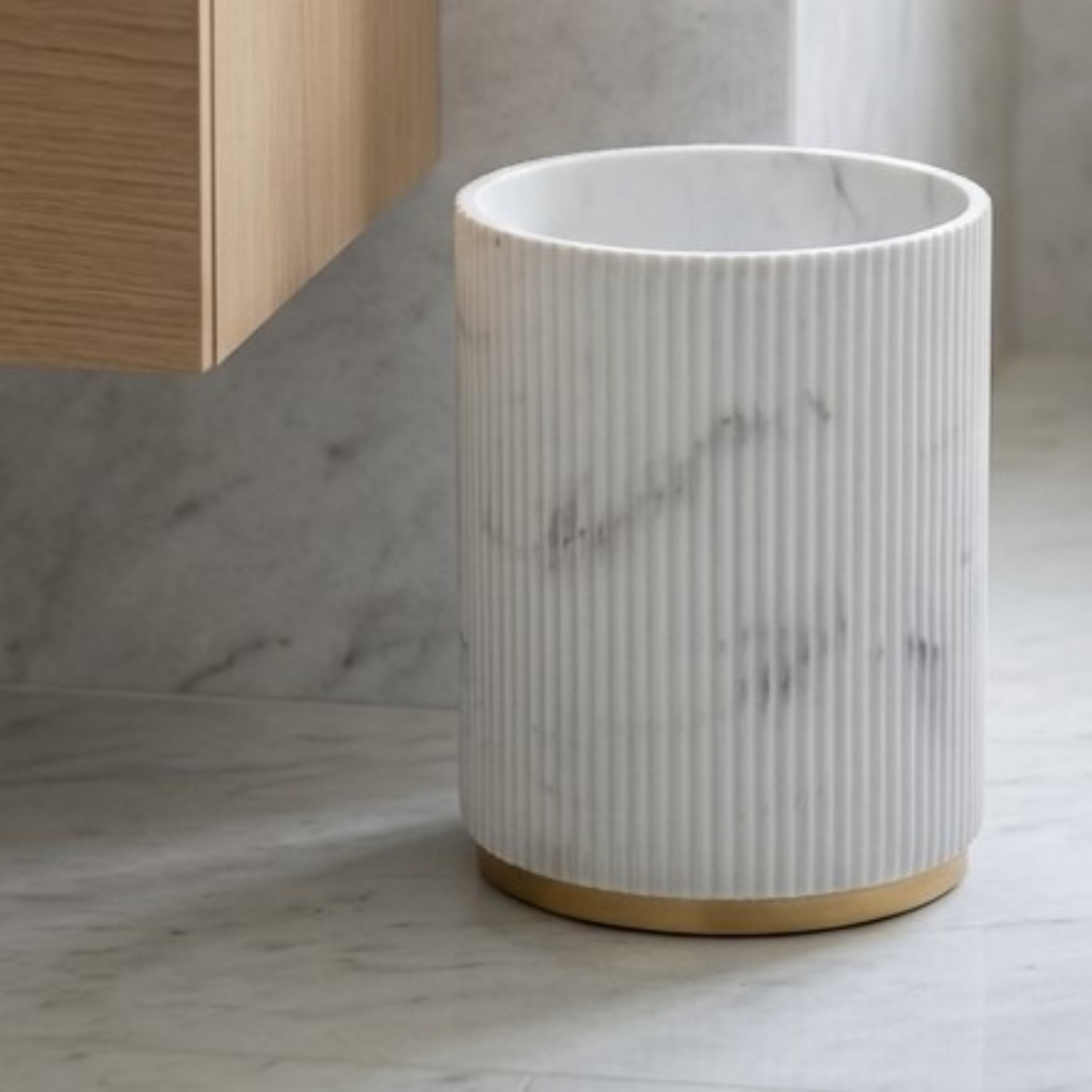 Arctic Resin Waste Bin-hbxhomeware-hbxbathroom-image-2
