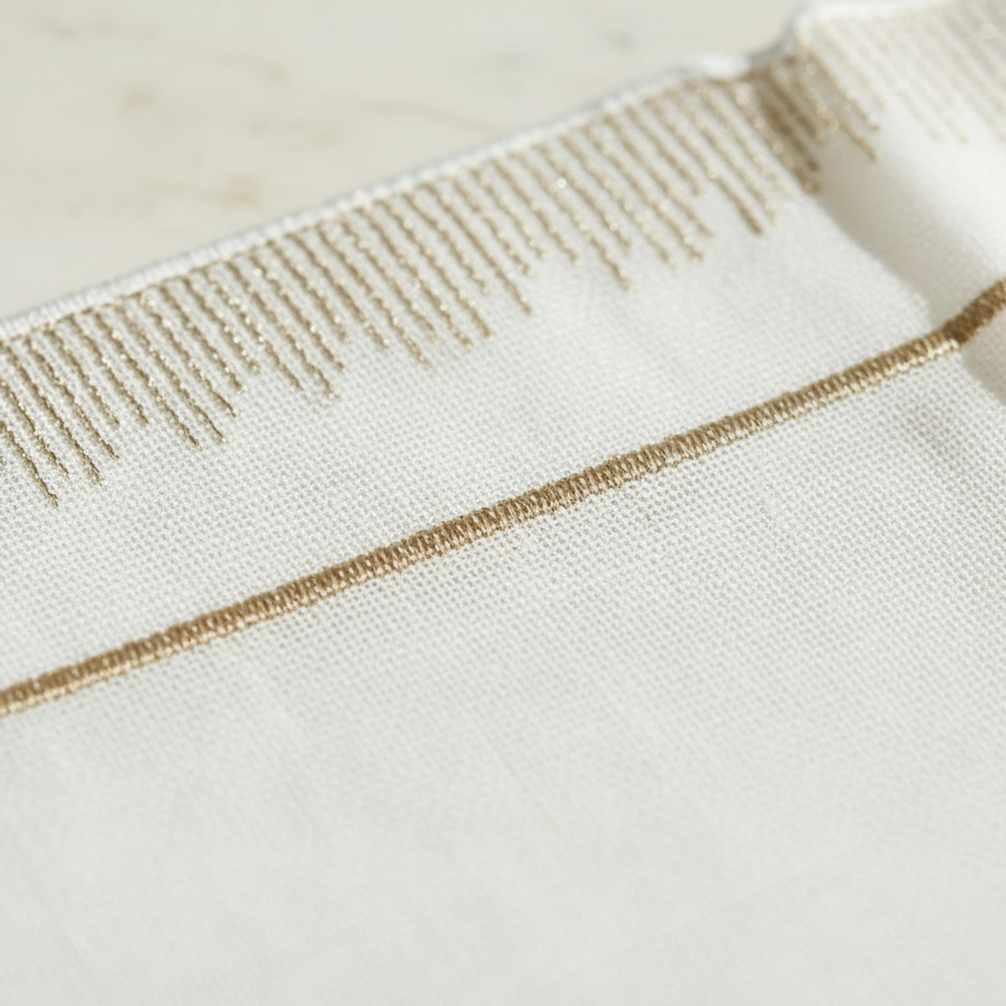 طقم مفارش طاولة قطعتين من سيليستيال - 33x48 سم-hbxdecorandfurnishings-homefurnishings-tablelinens-image-2
