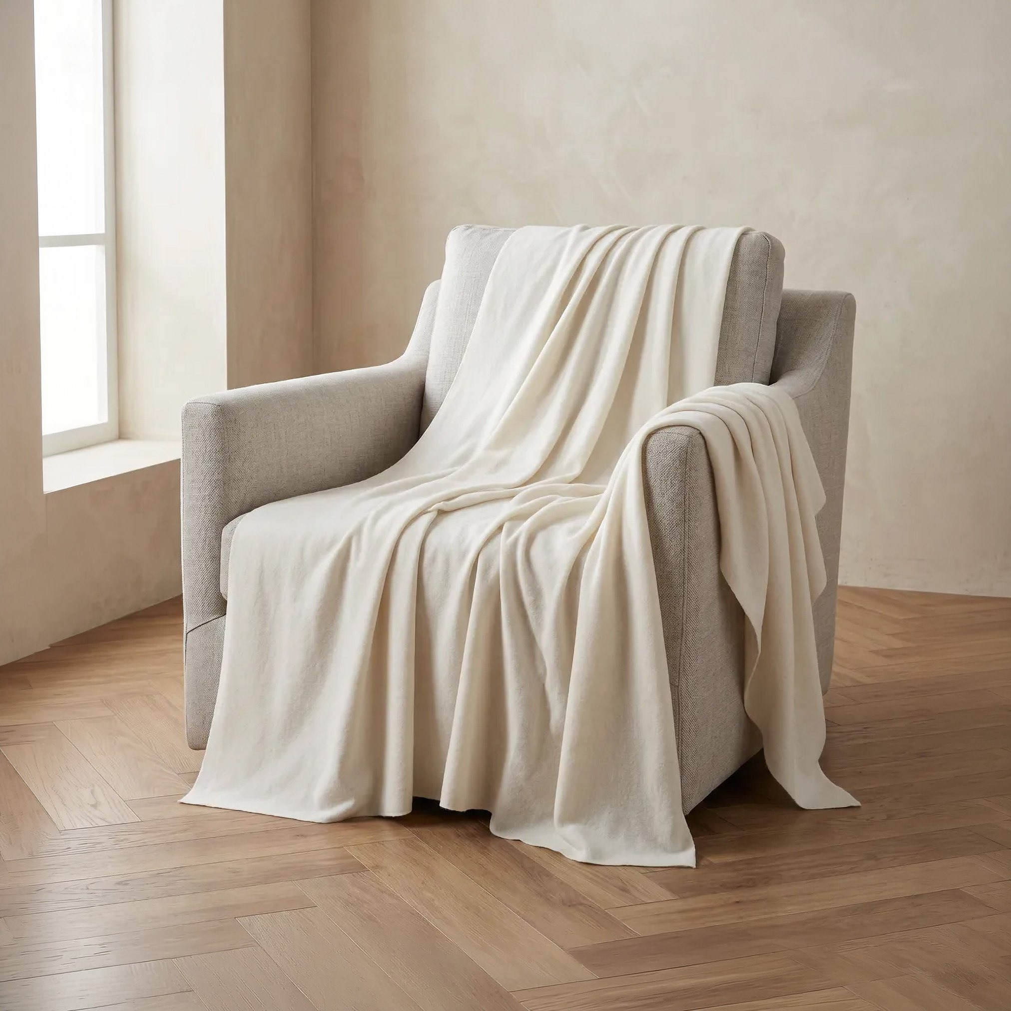 Atlanta Solid Recycled Polar Fleece Throw - 120x160 cm-hbxdecorandfurnishings-bedding-throws-image-1