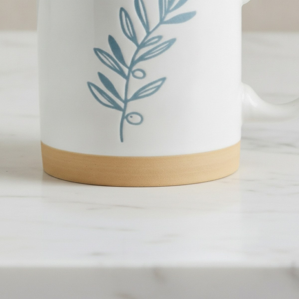 Susan Leaf Mug - 340 ml-hbxdecorandfurnishings-tabletop-coffeeandteasets-image-2