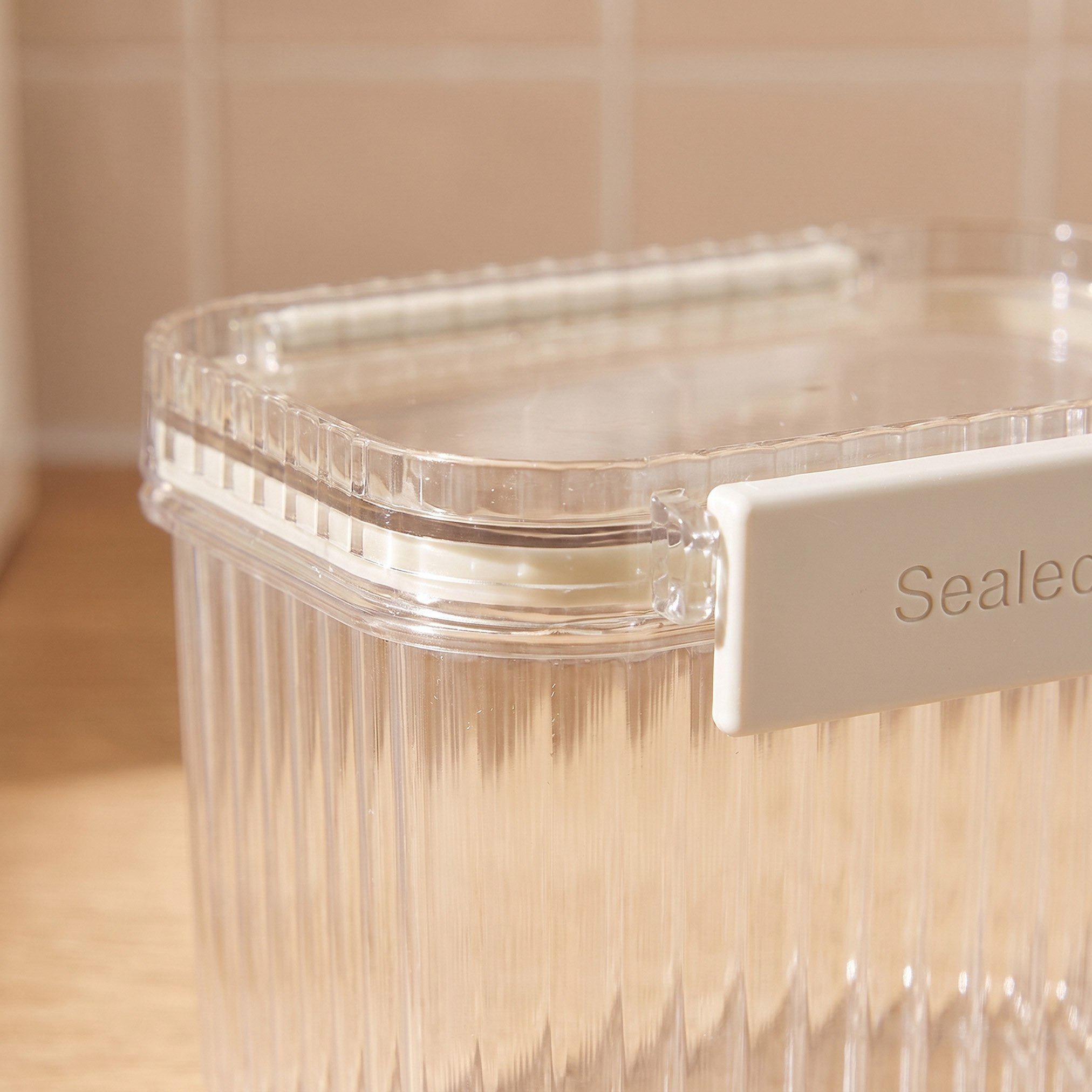 Flute Lock N Lock Container - 700 ml-hbxhomeware-kitchenware-containersandjars-image-3