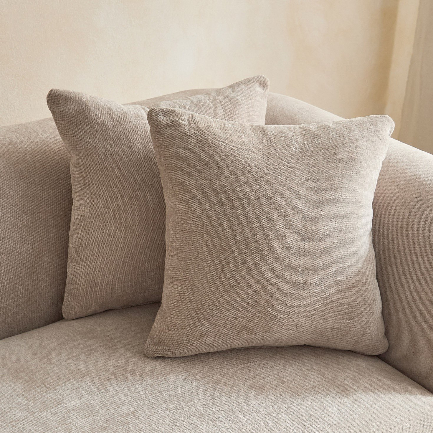كنبة قماش بـ3 مقاعد مع وسادتين نكست من هادسون-hbxlivingroom-sofasandarmchairs-sofas-image-5