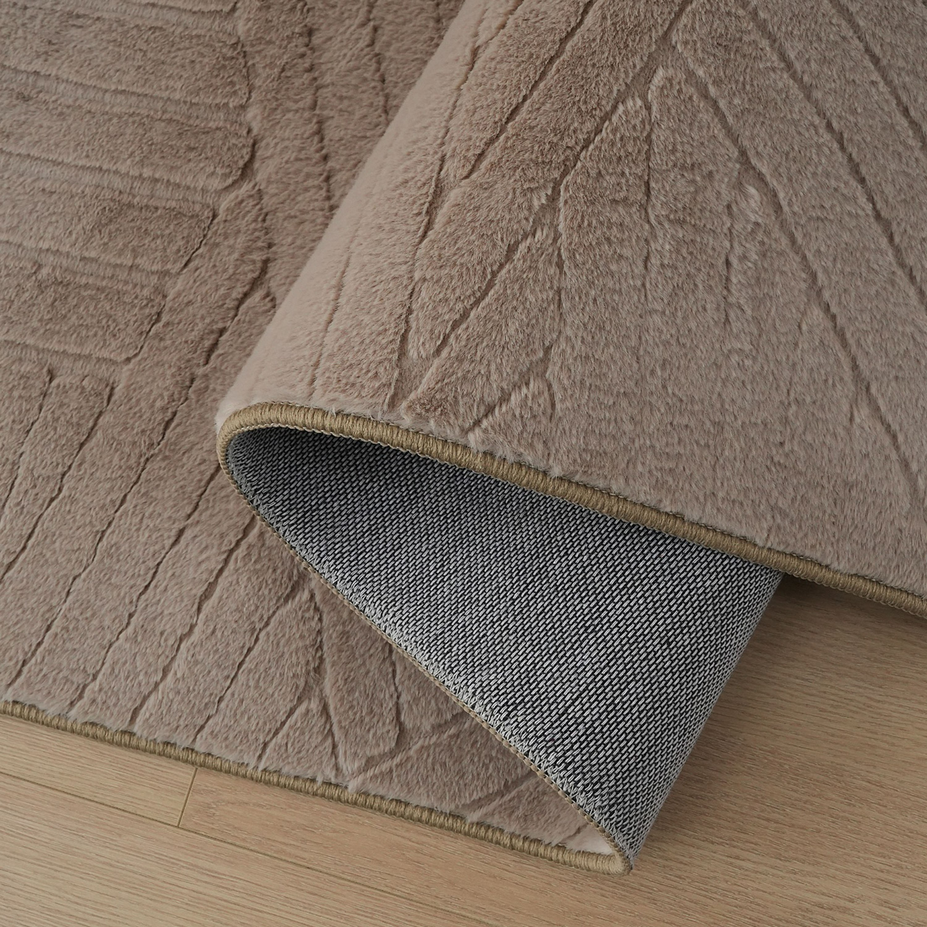 Zara Volco Jacquard Rabbit Fur Rug - 60x150 cm-hbxdecorandfurnishings-floorcoverings-rugs-image-4